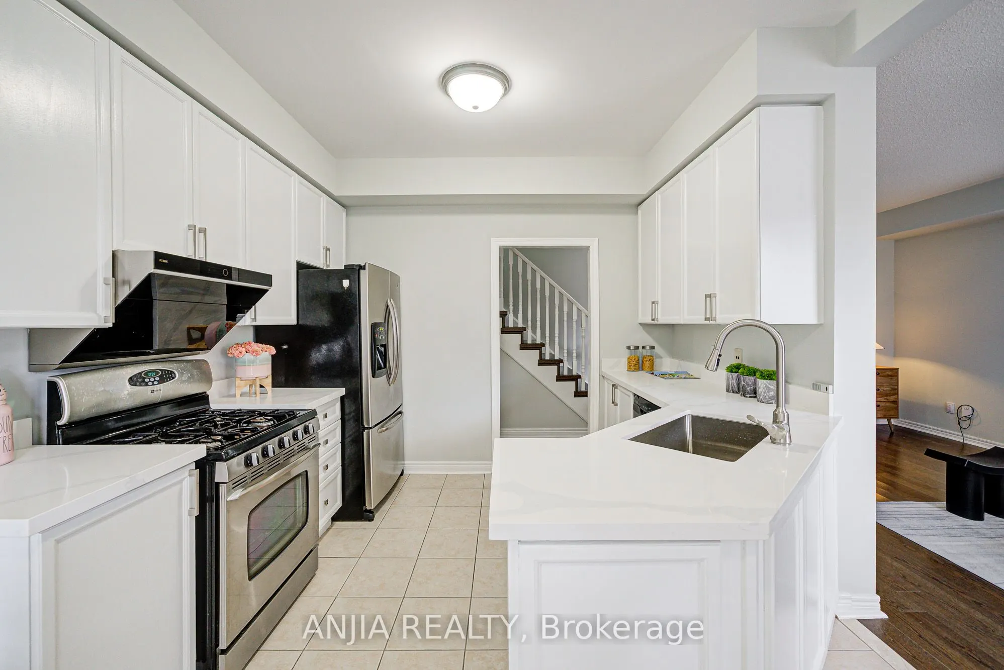 100 Charest Place