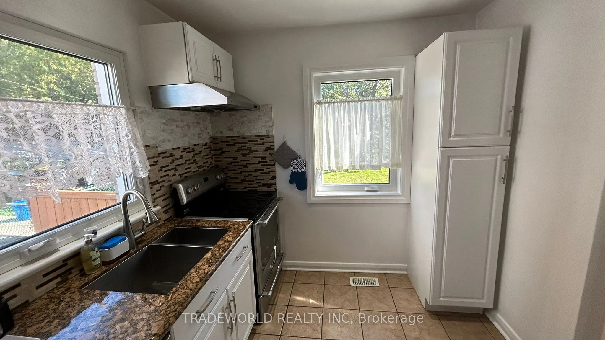 5 Woodfern Drive