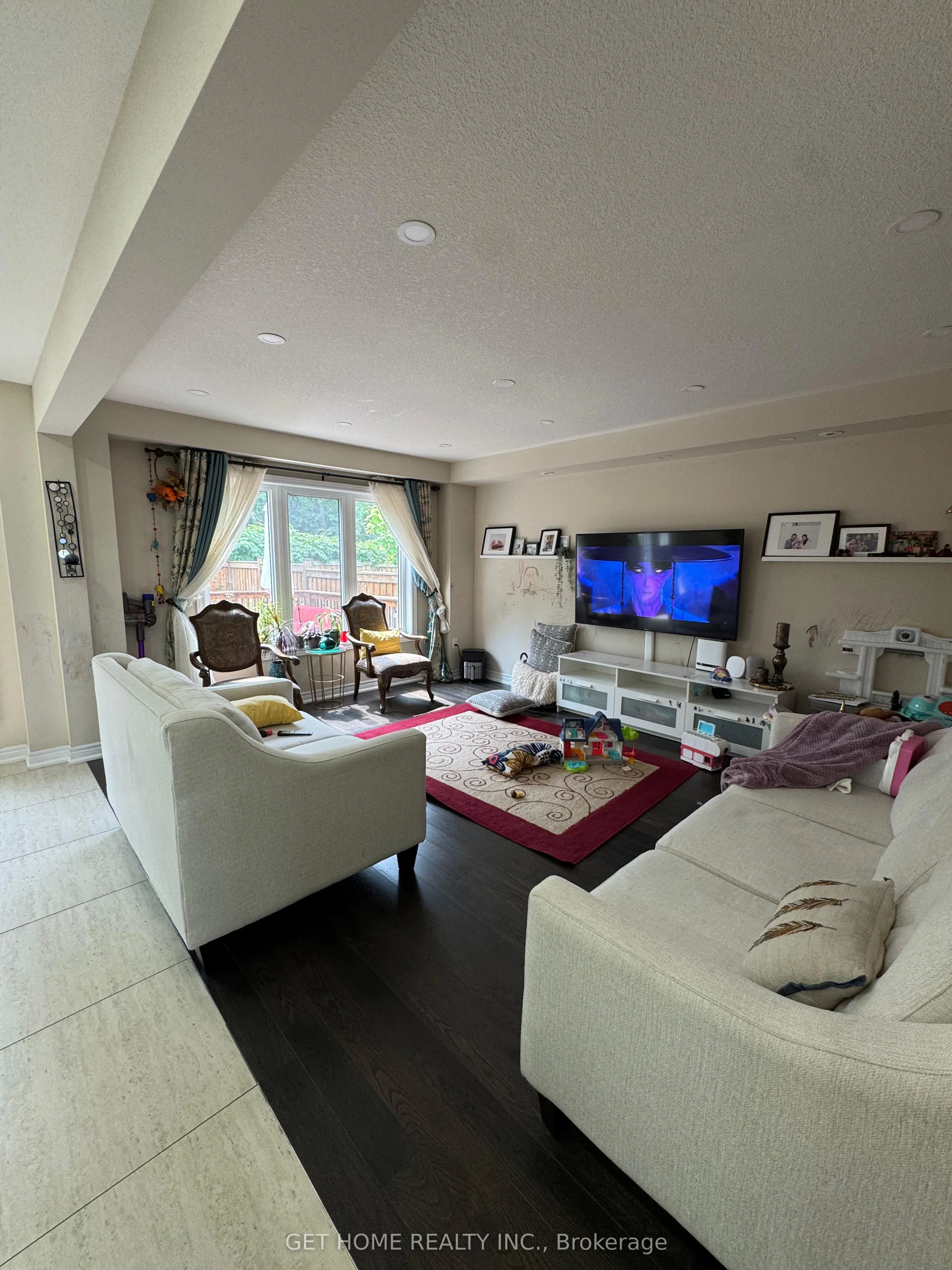 827 Renaissance Drive