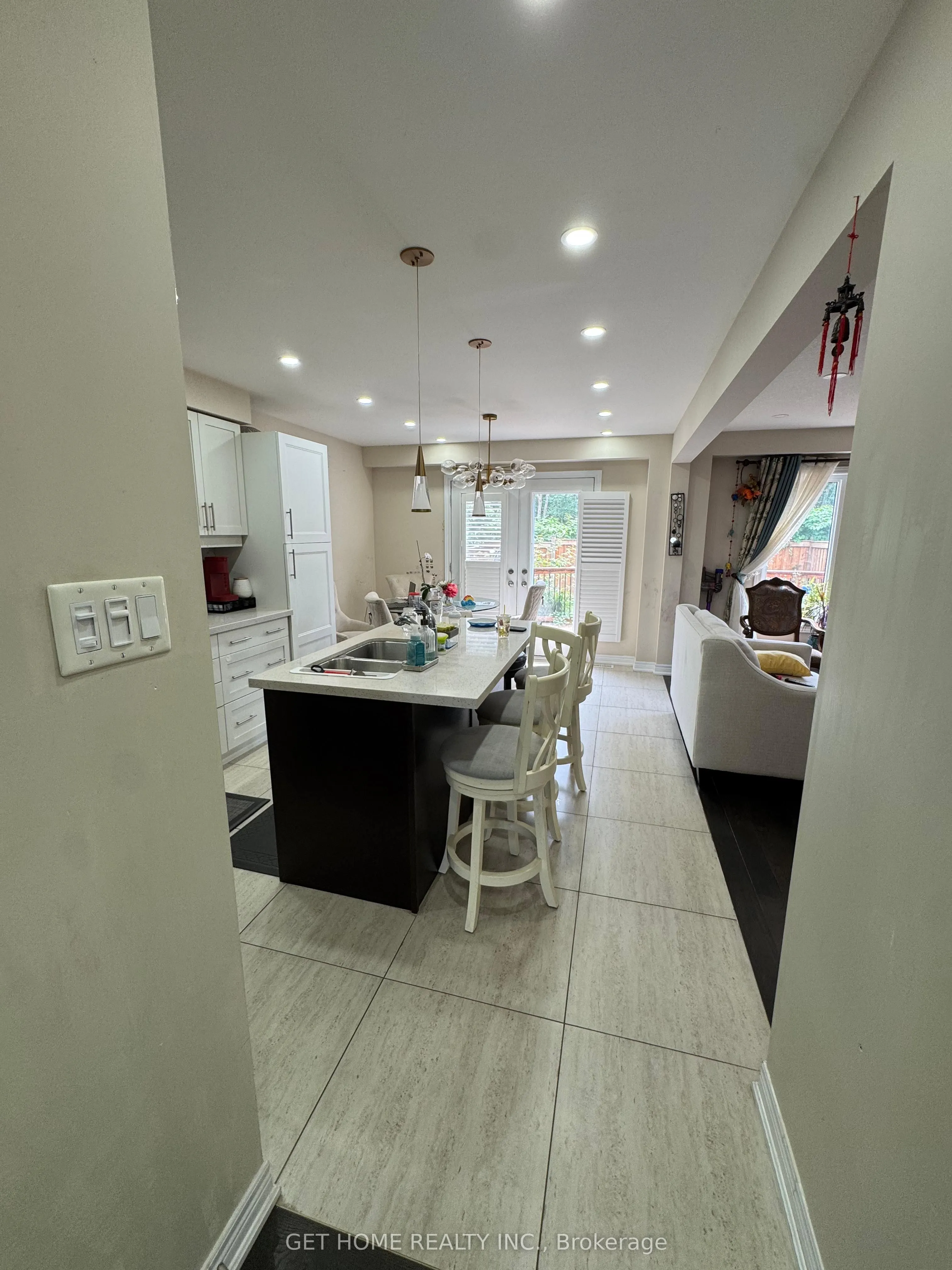 827 Renaissance Drive