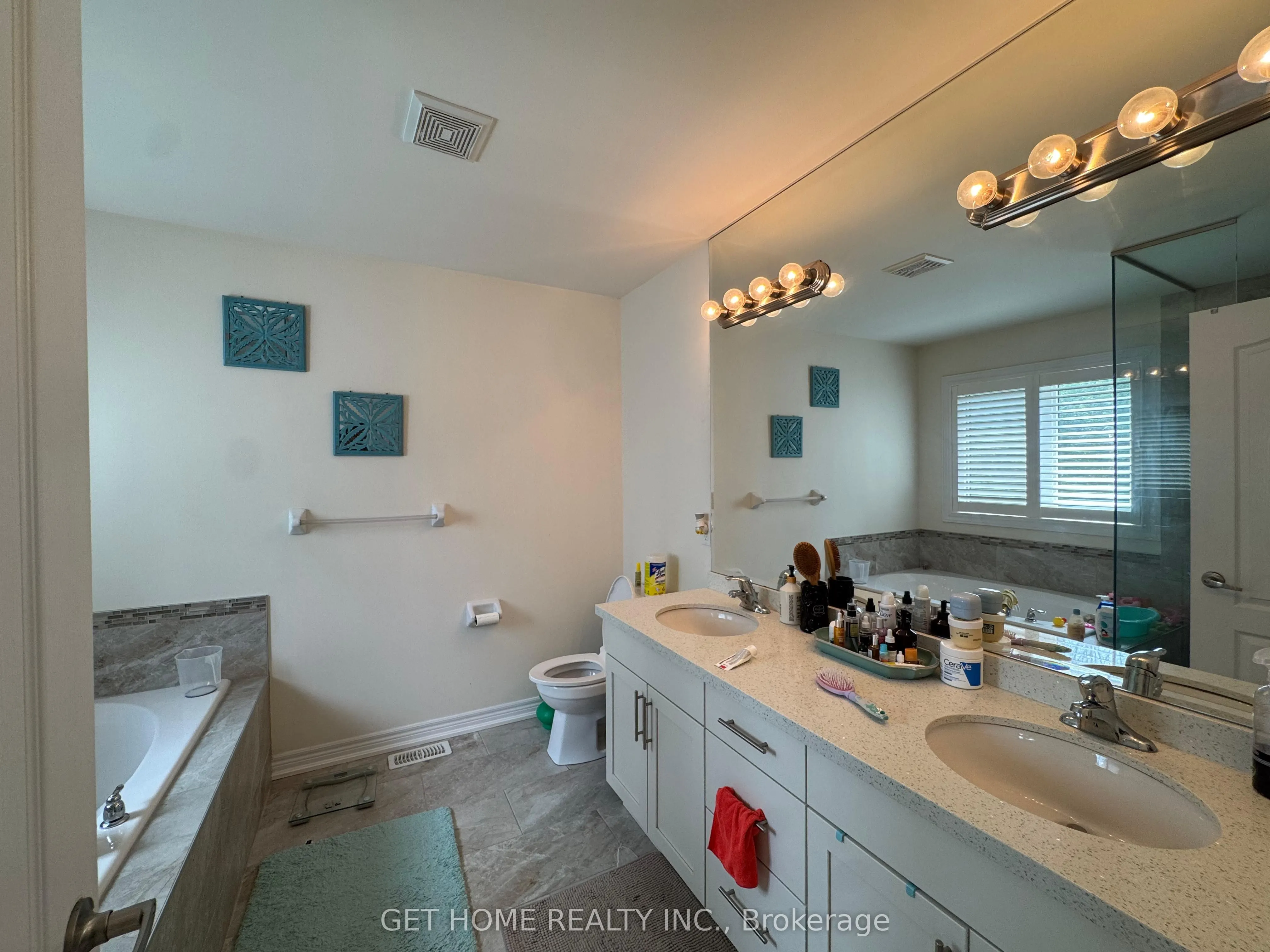 827 Renaissance Drive