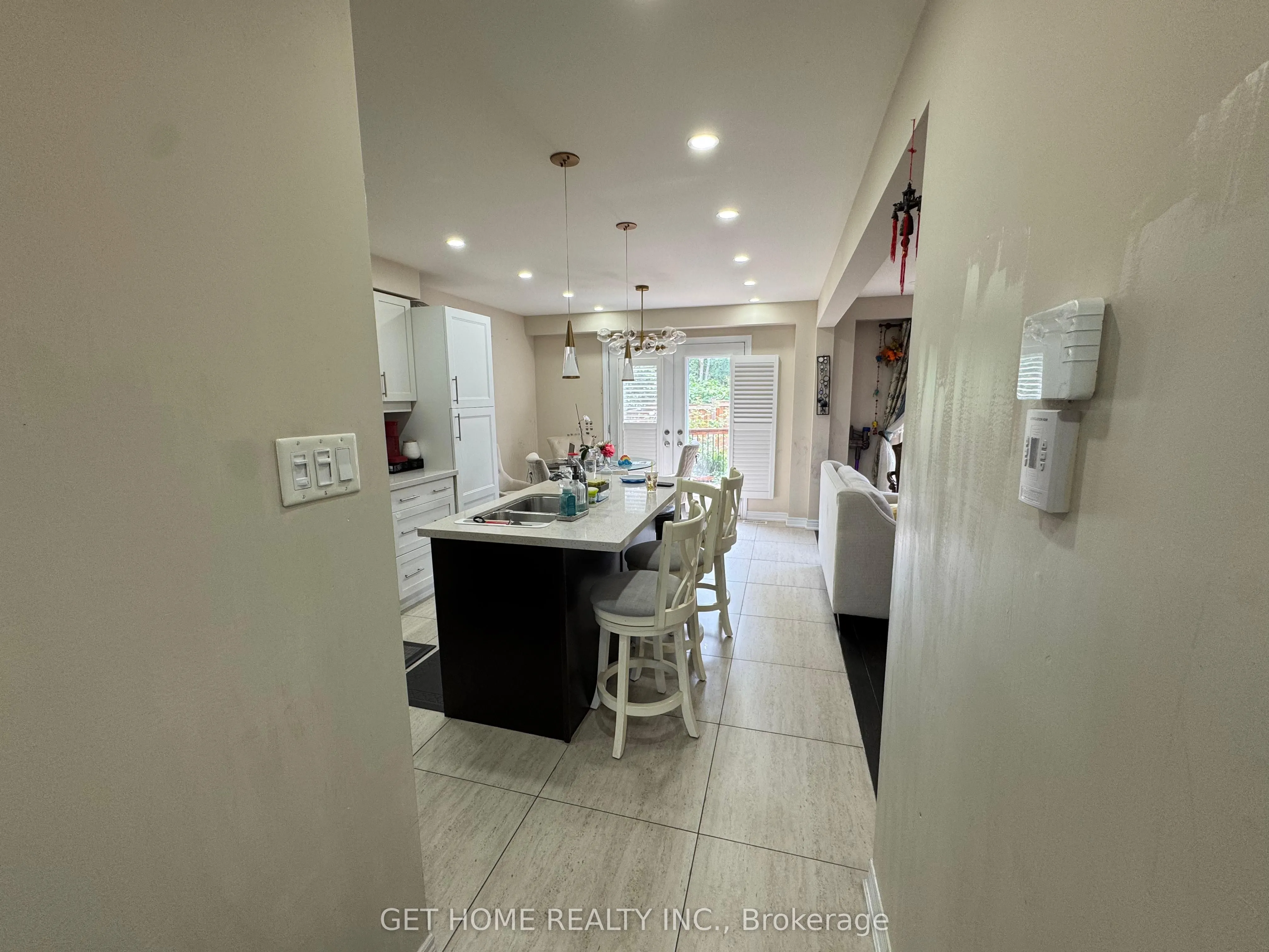 827 Renaissance Drive
