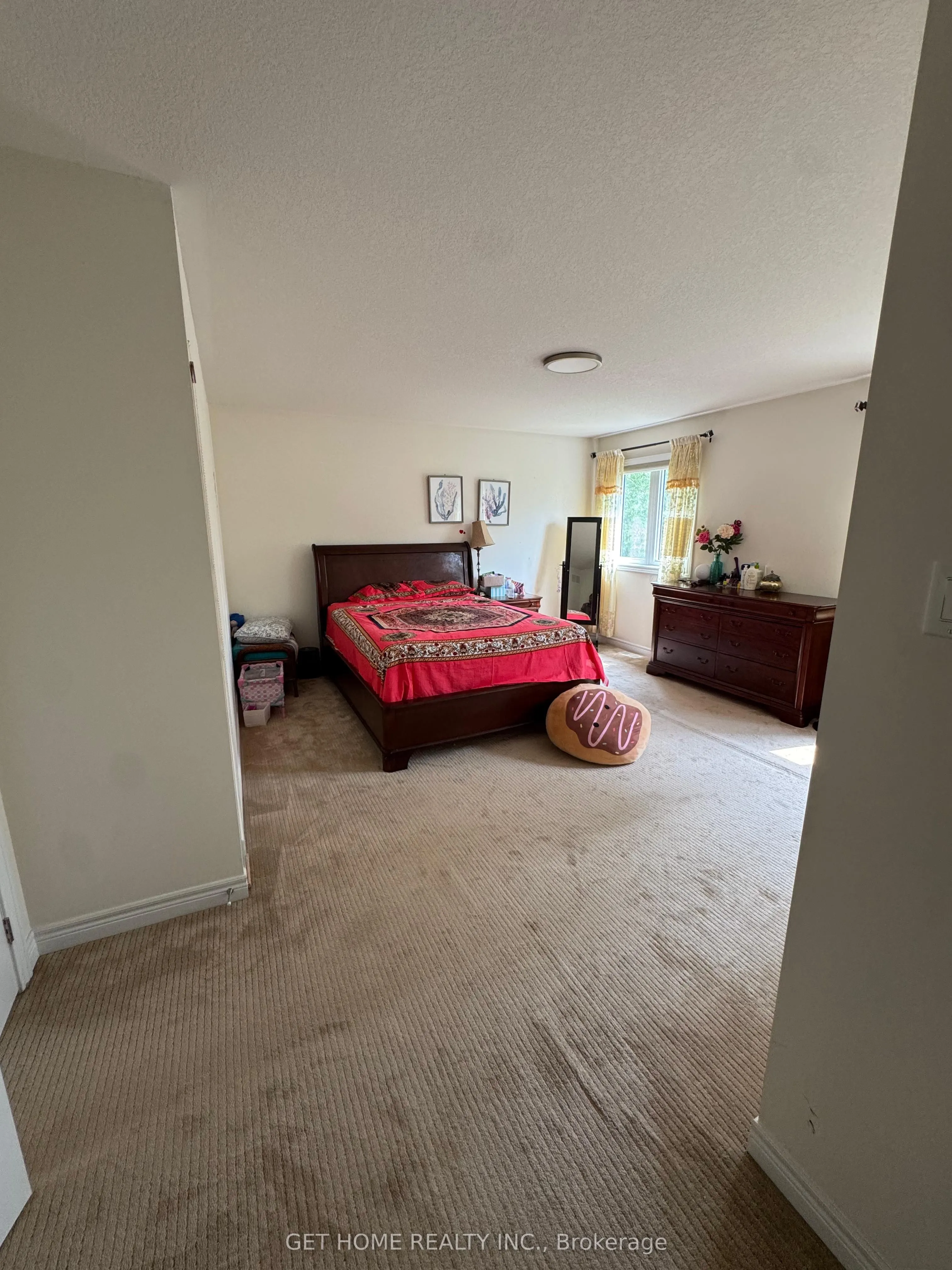 827 Renaissance Drive