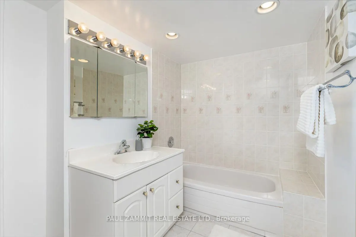 255 Bamburgh Circle, #608