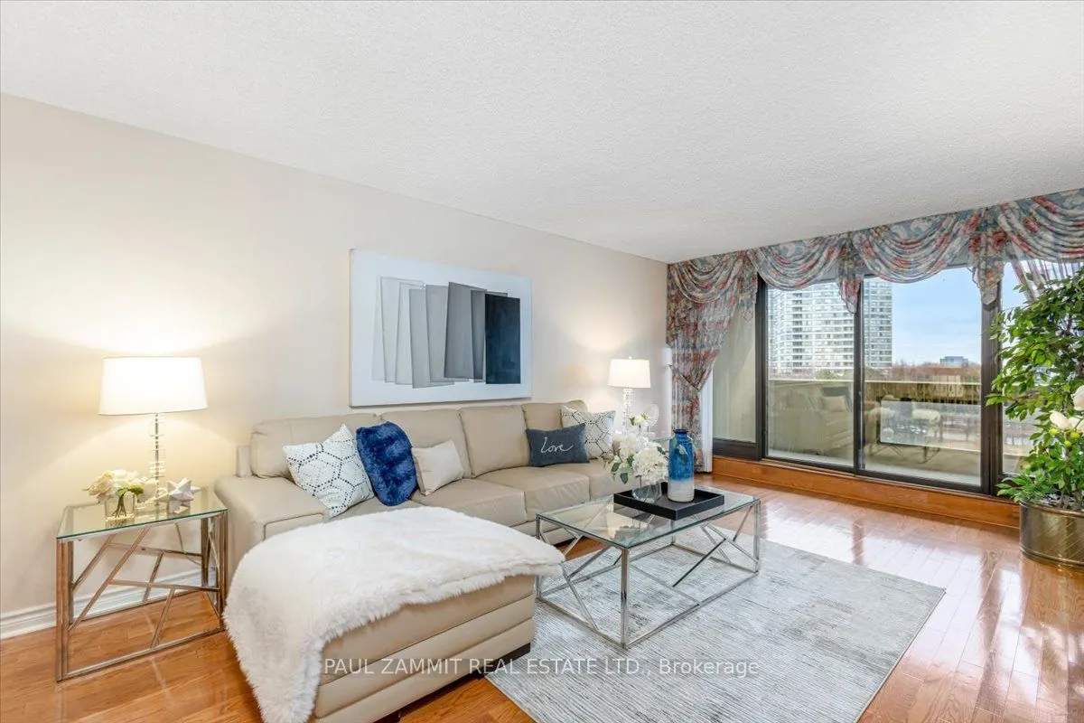 255 Bamburgh Circle, #608