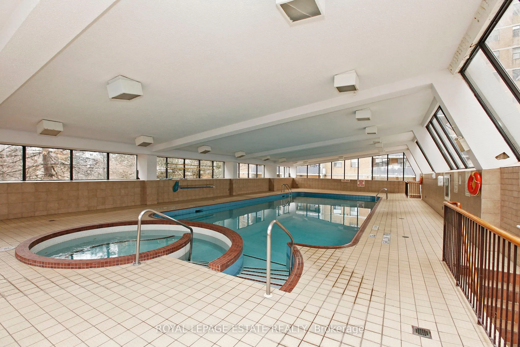 757 Victoria Park Avenue, #906