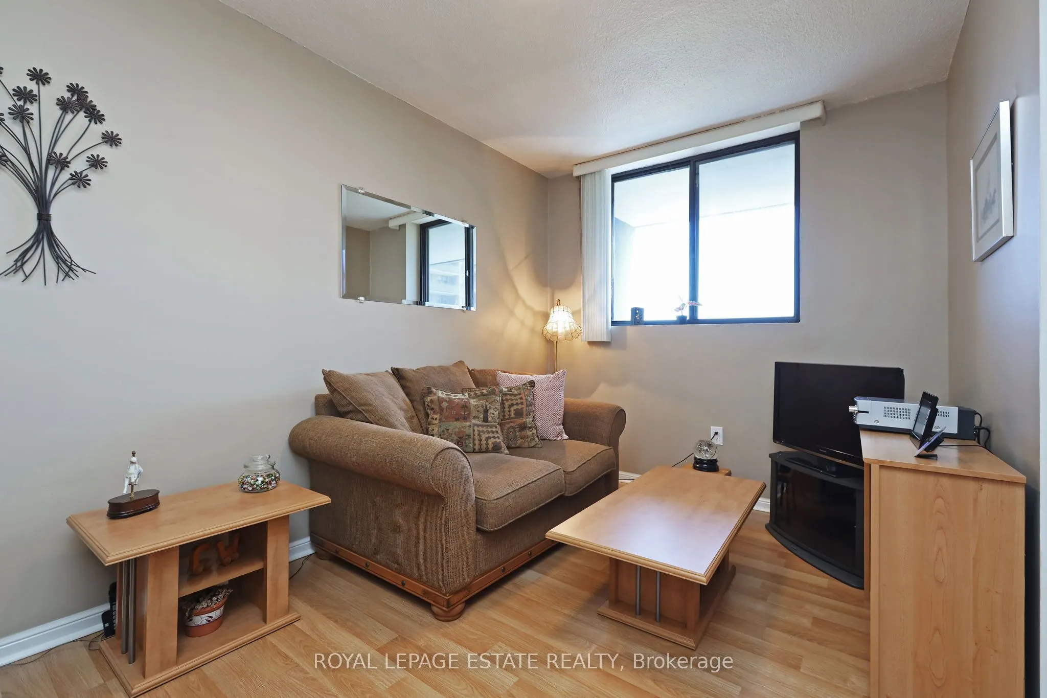 757 Victoria Park Avenue, #906