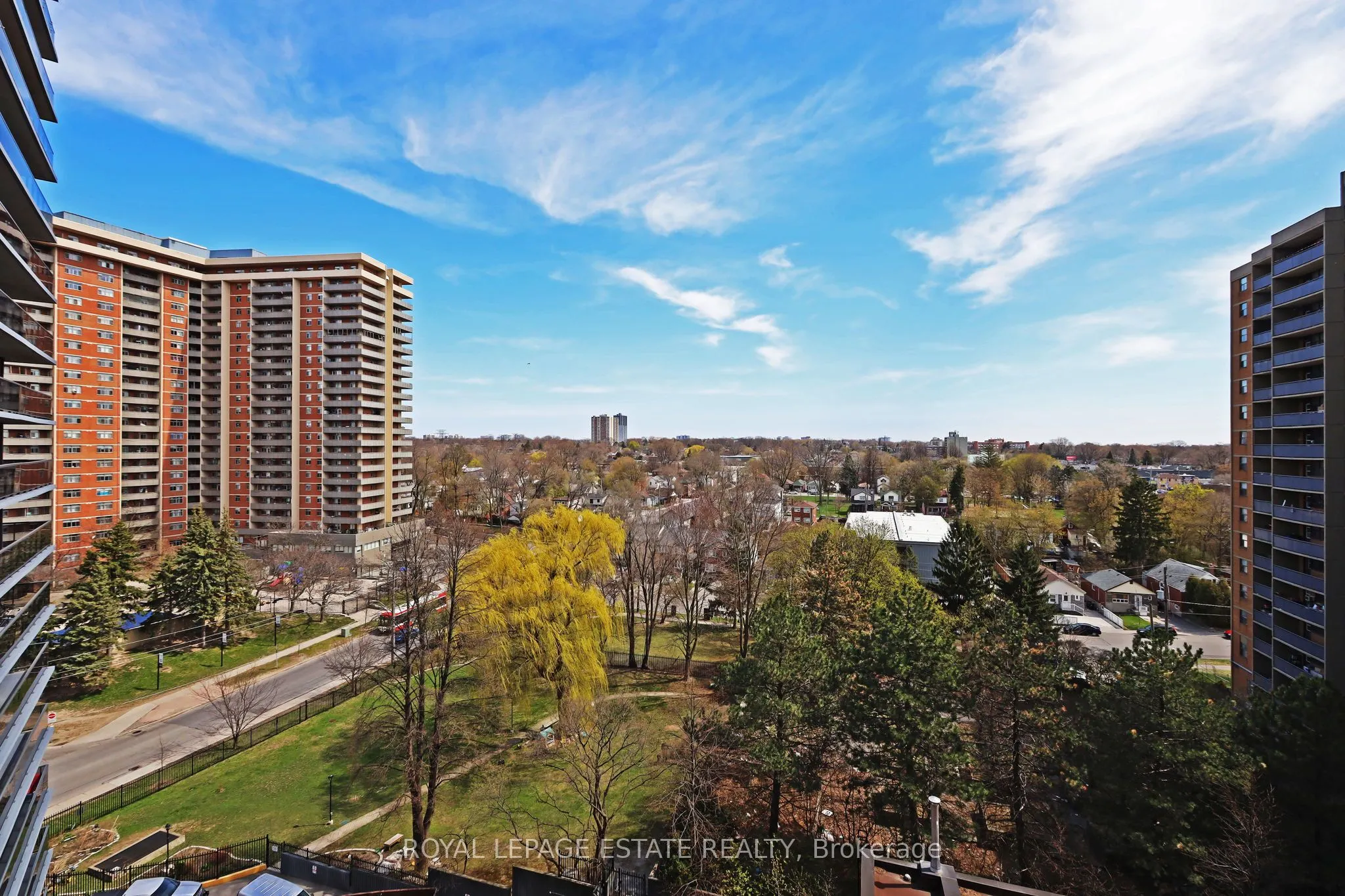 757 Victoria Park Avenue, #906