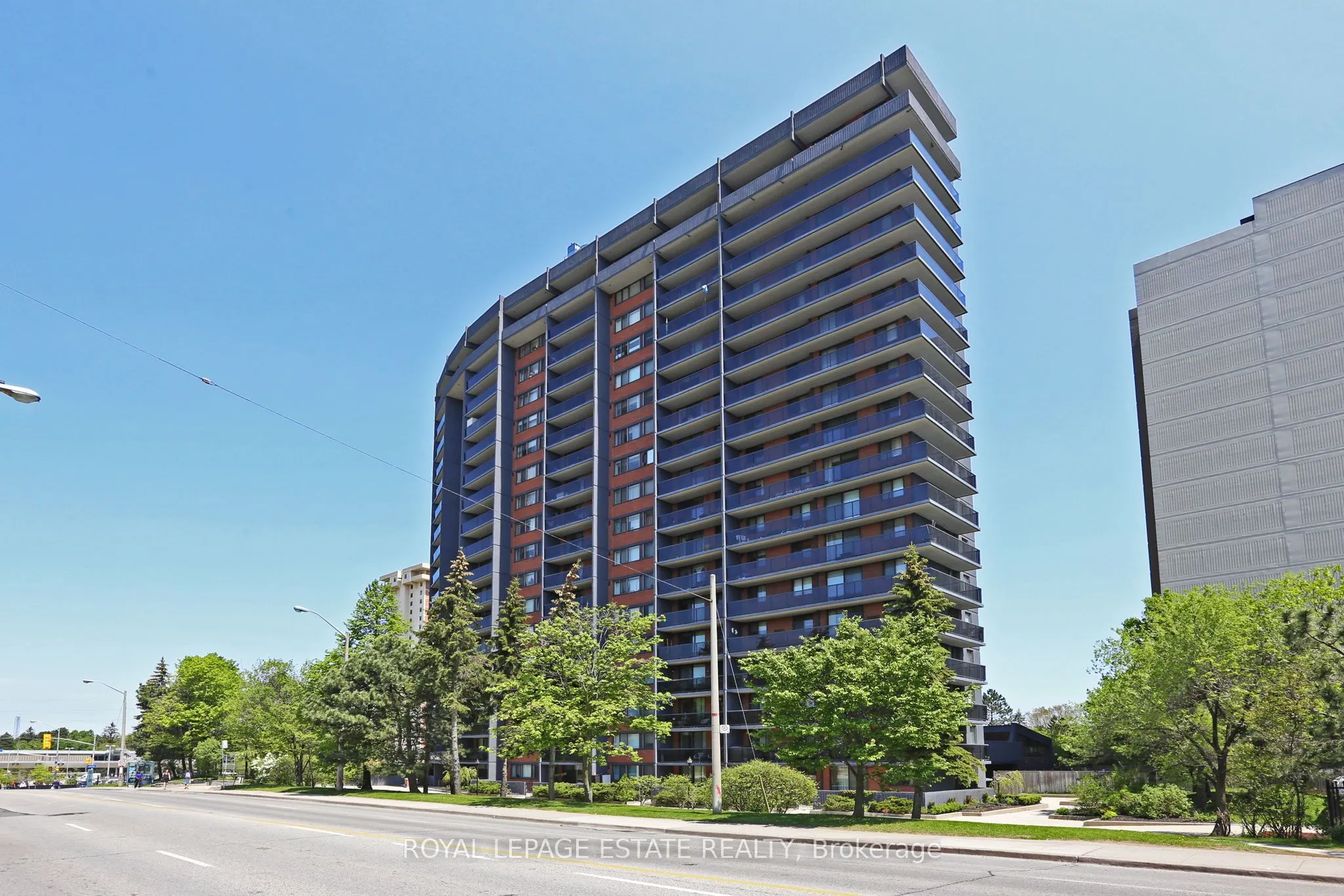 757 Victoria Park Avenue, #906