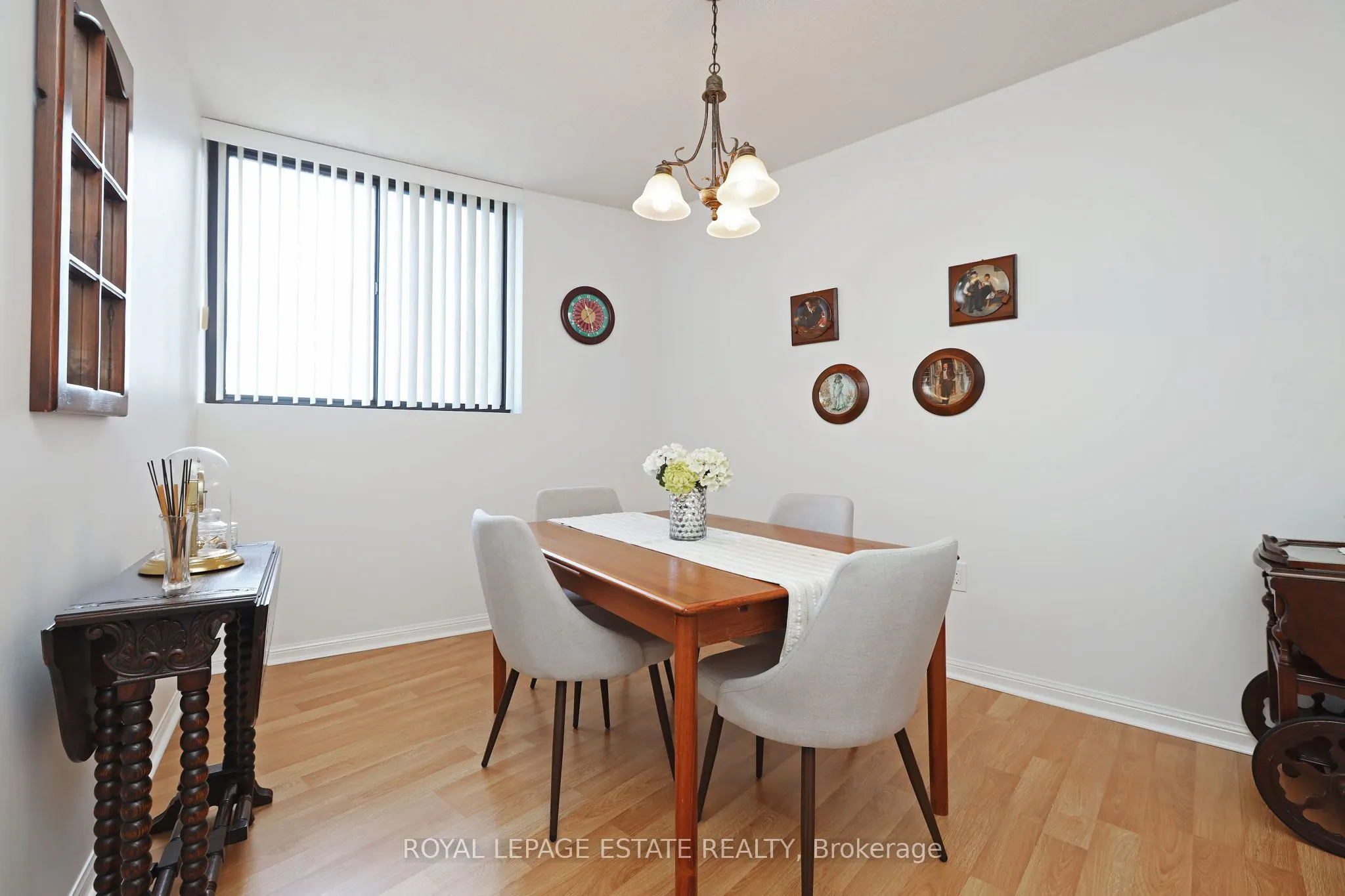 757 Victoria Park Avenue, #906