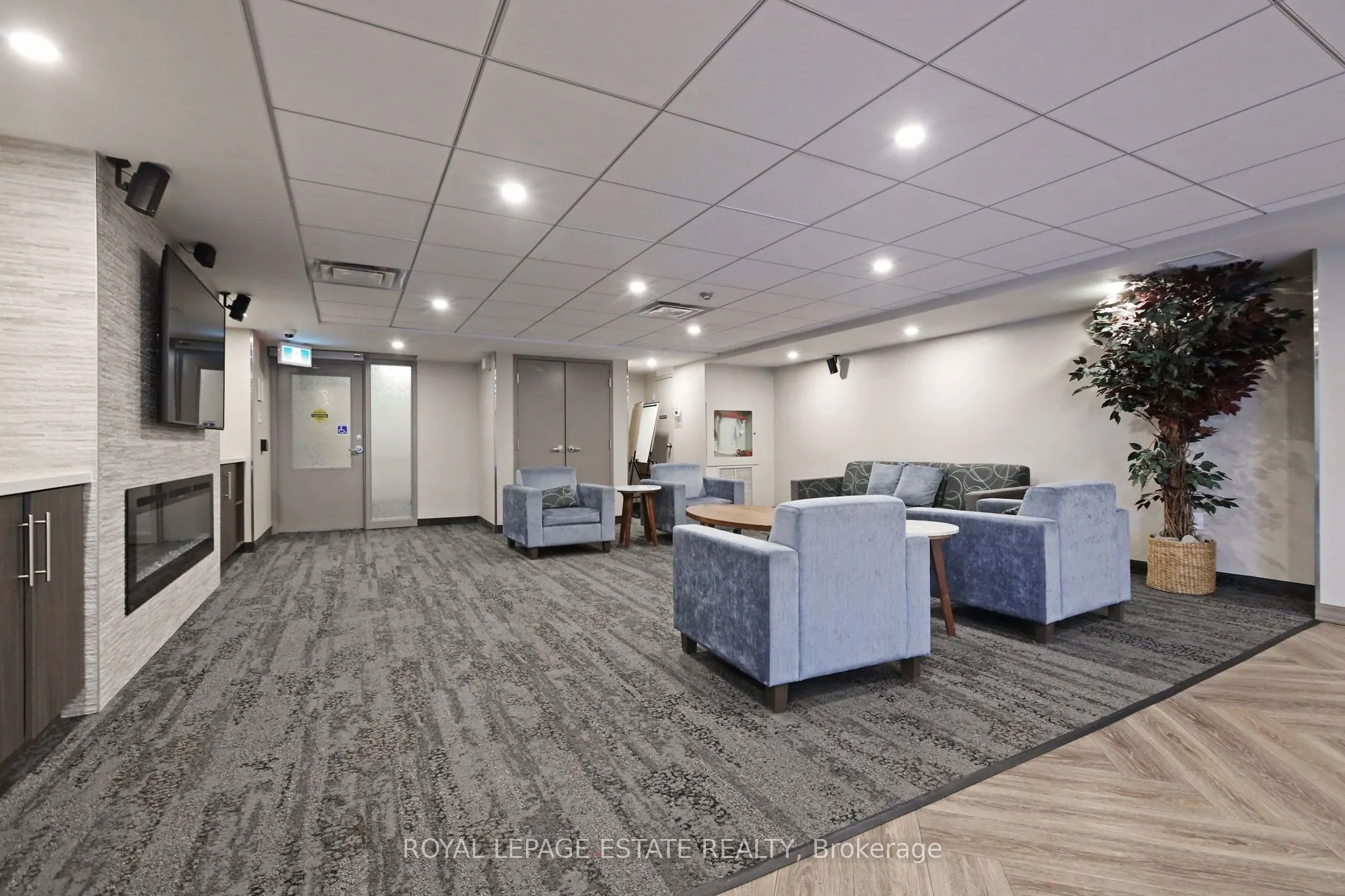 757 Victoria Park Avenue, #906