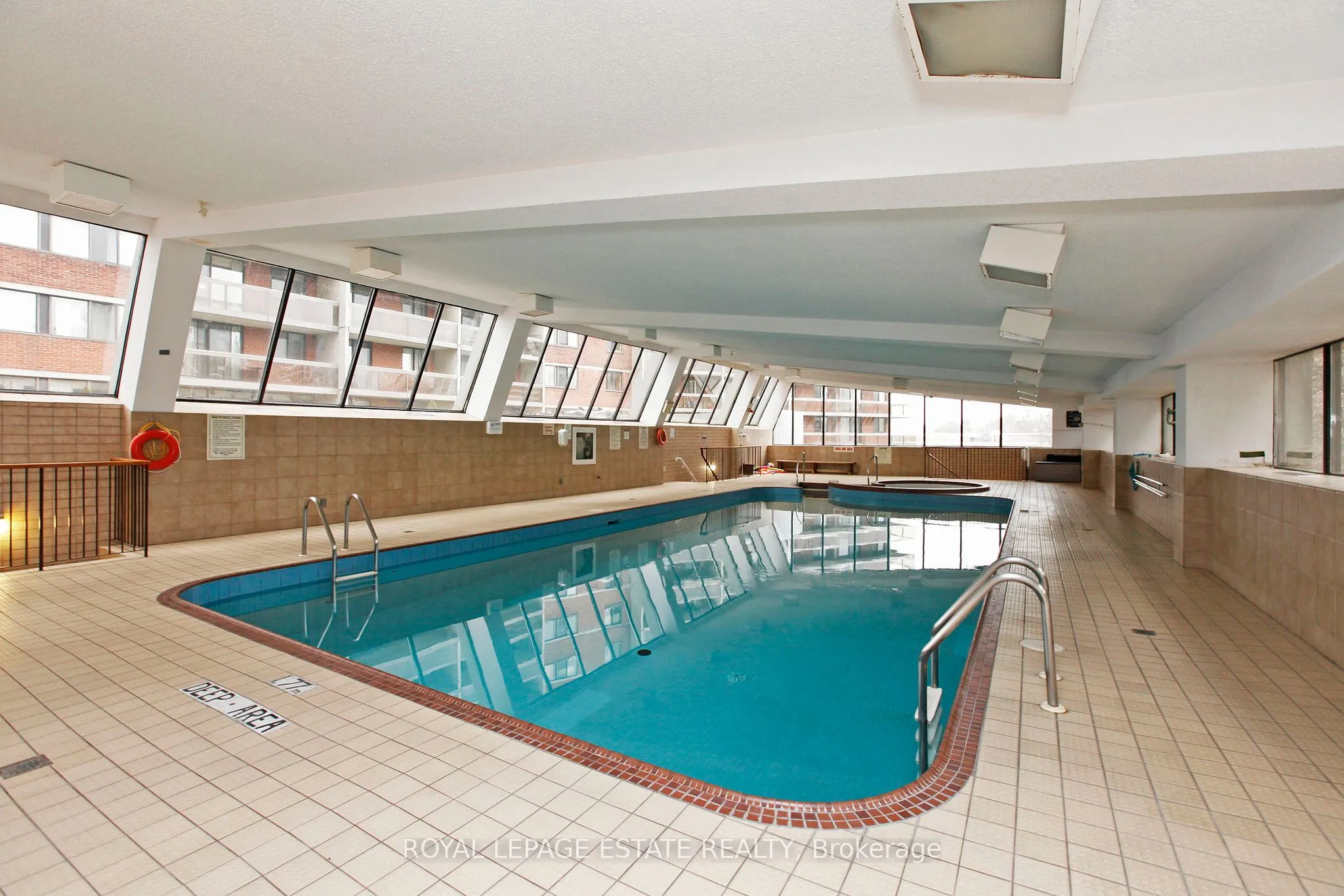 757 Victoria Park Avenue, #906
