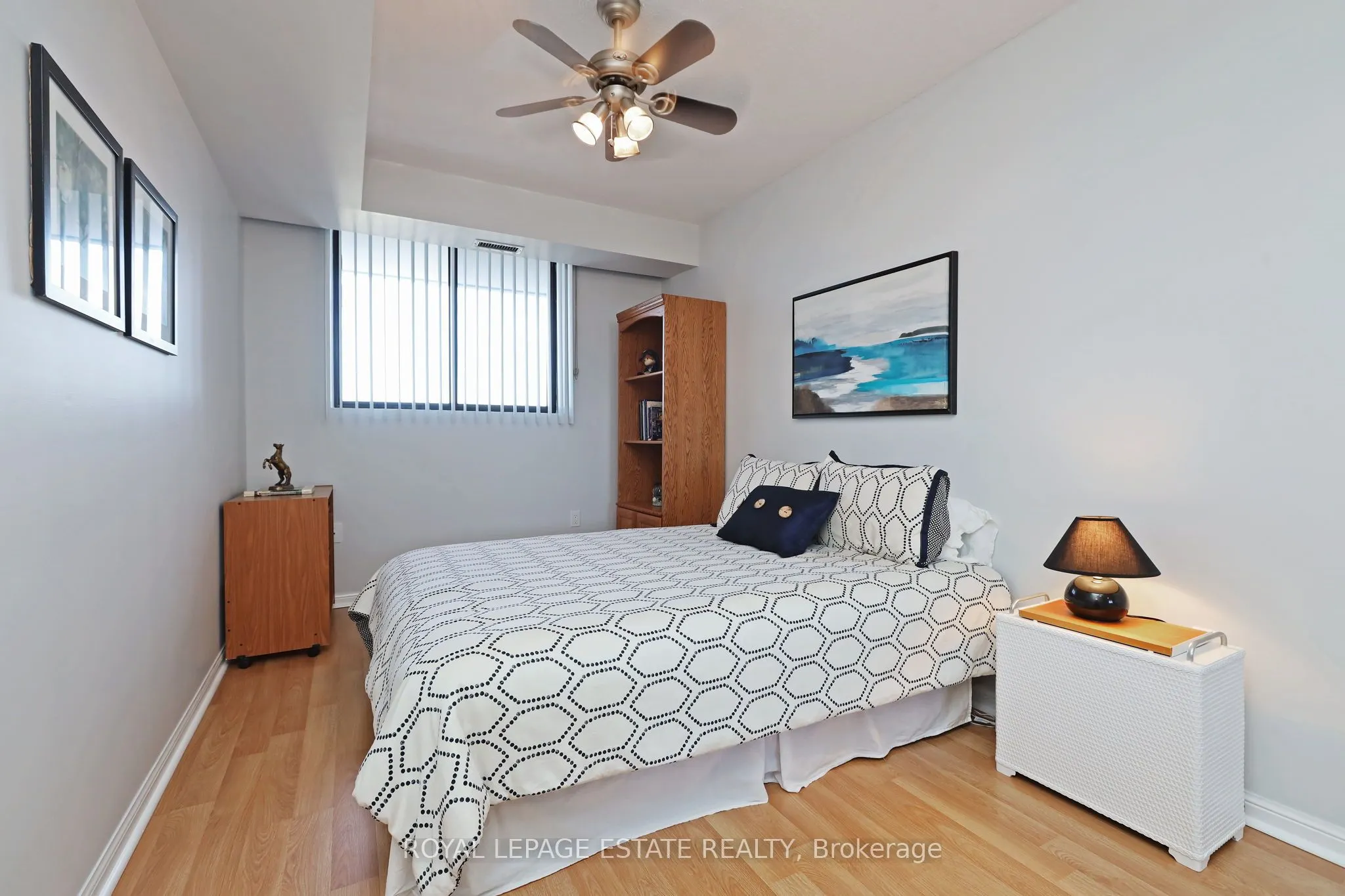 757 Victoria Park Avenue, #906