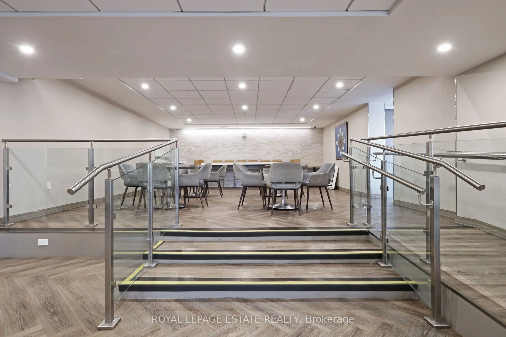 757 Victoria Park Avenue, #906