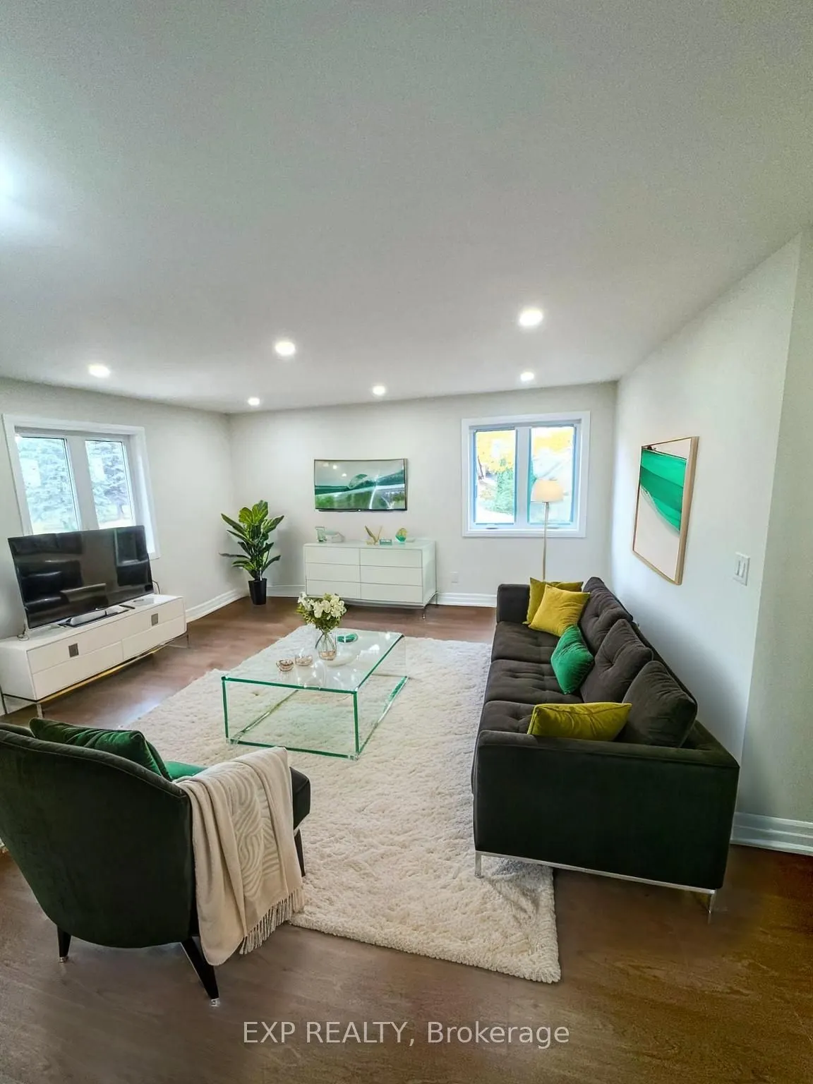 910 William Booth Crescent