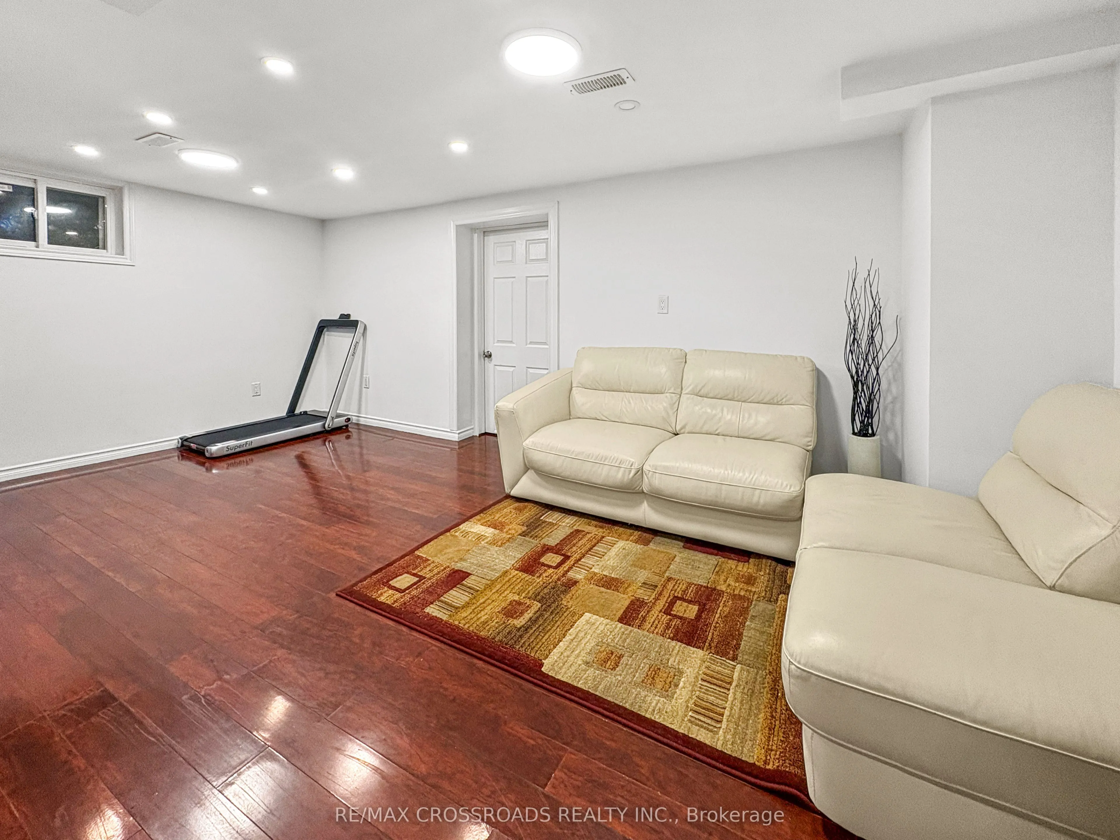 46 Ronway Crescent