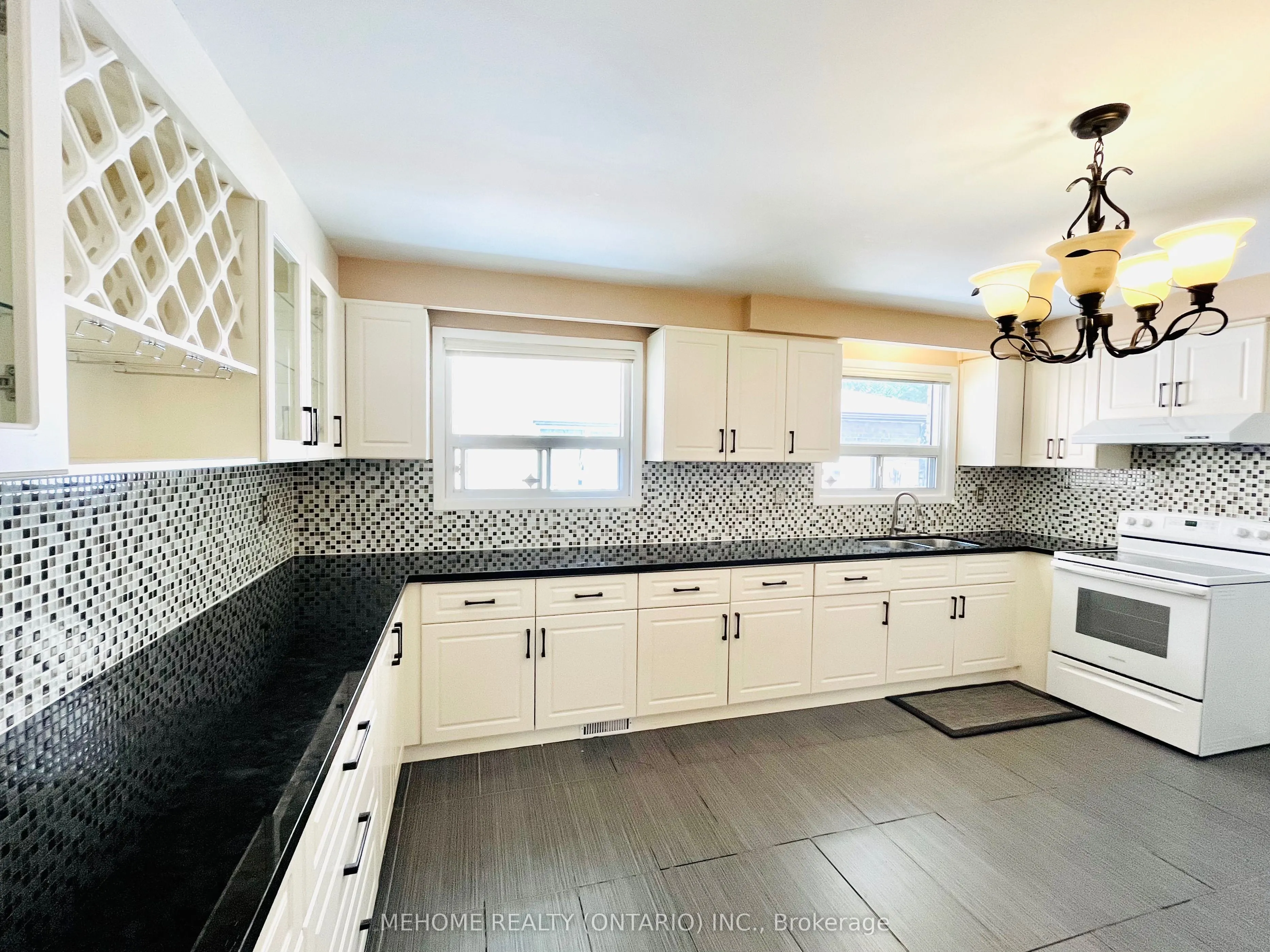 2 Corton Gate, #(Upper)