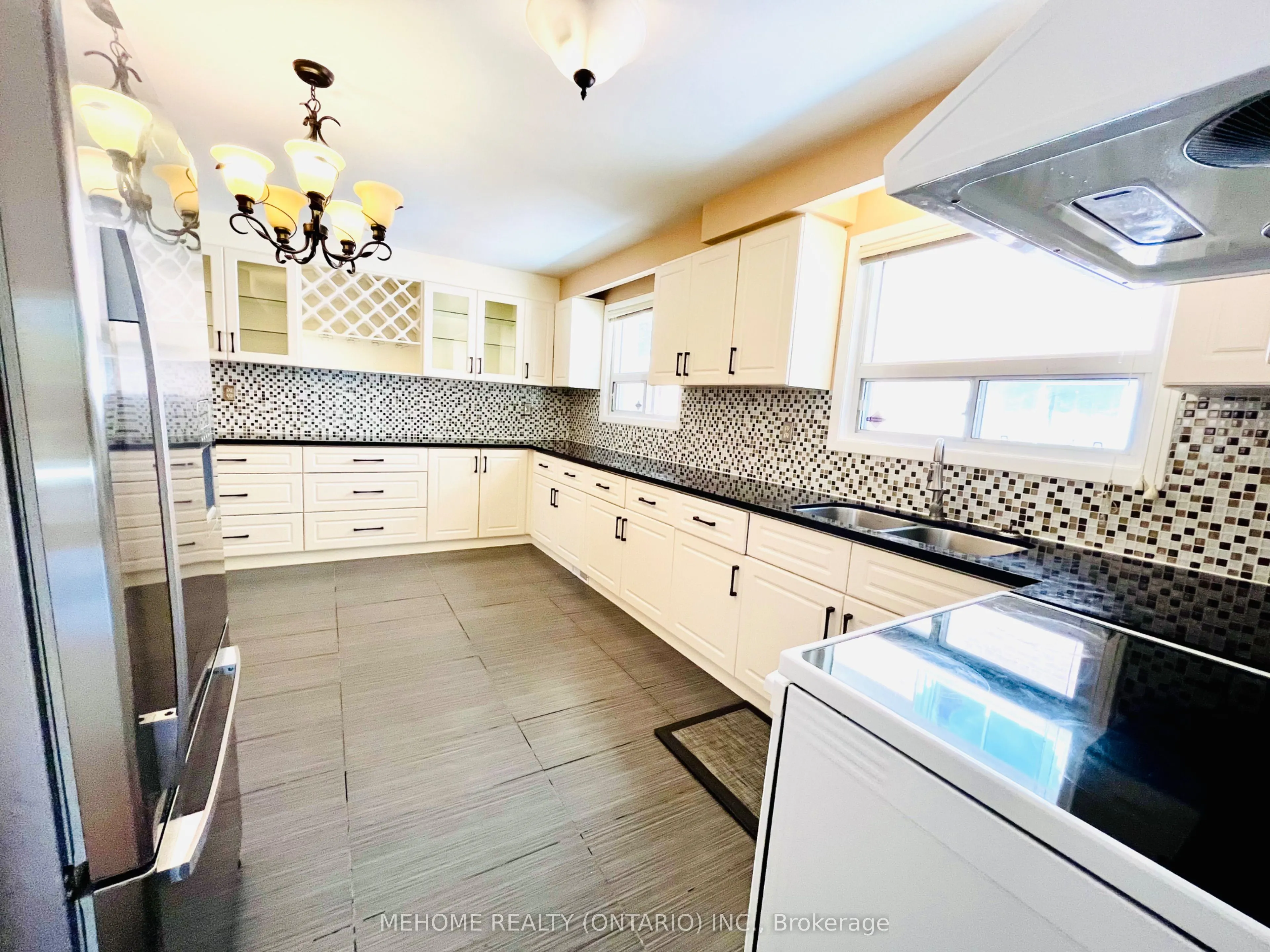2 Corton Gate, #(Upper)