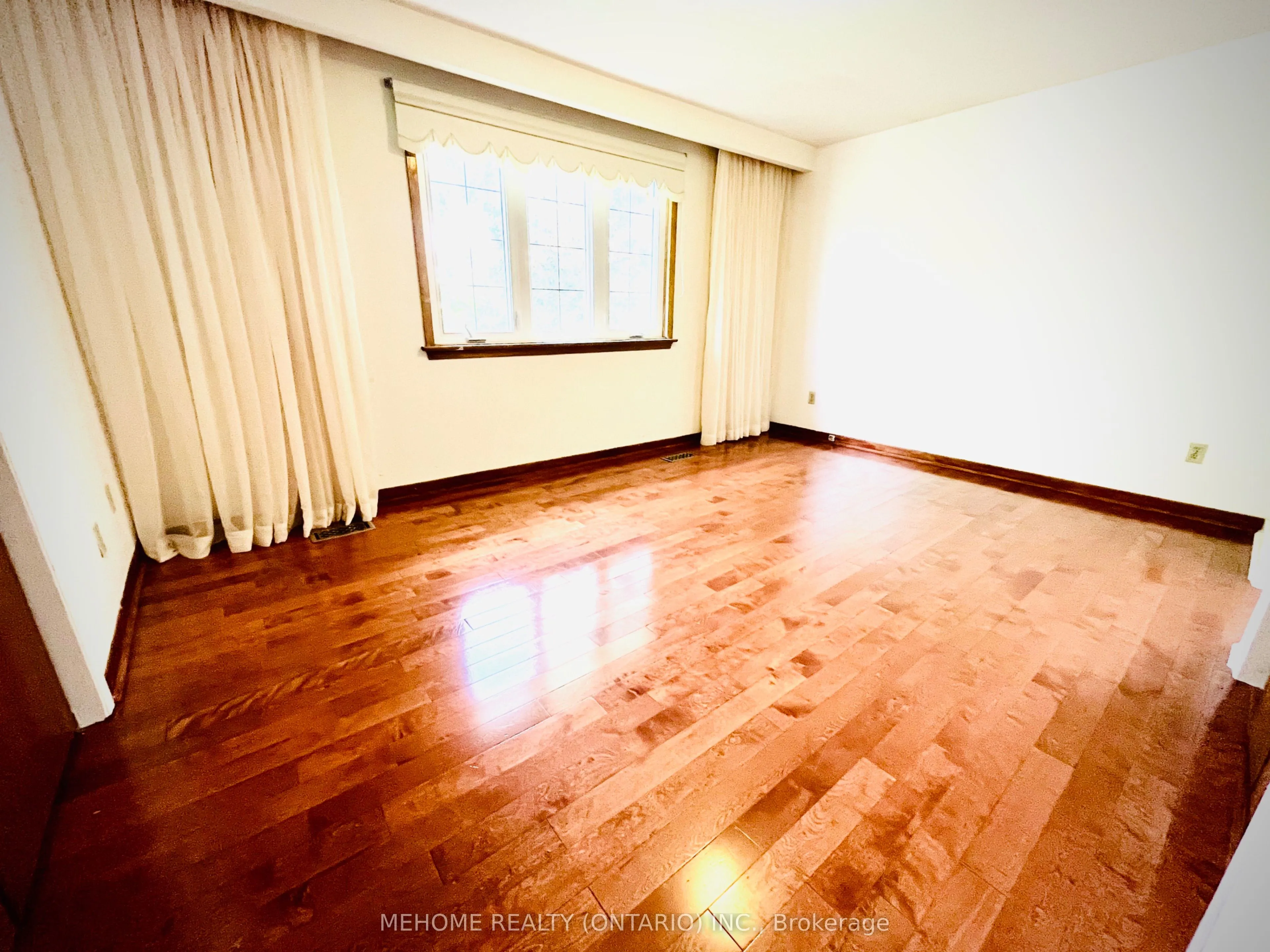 2 Corton Gate, #(Upper)