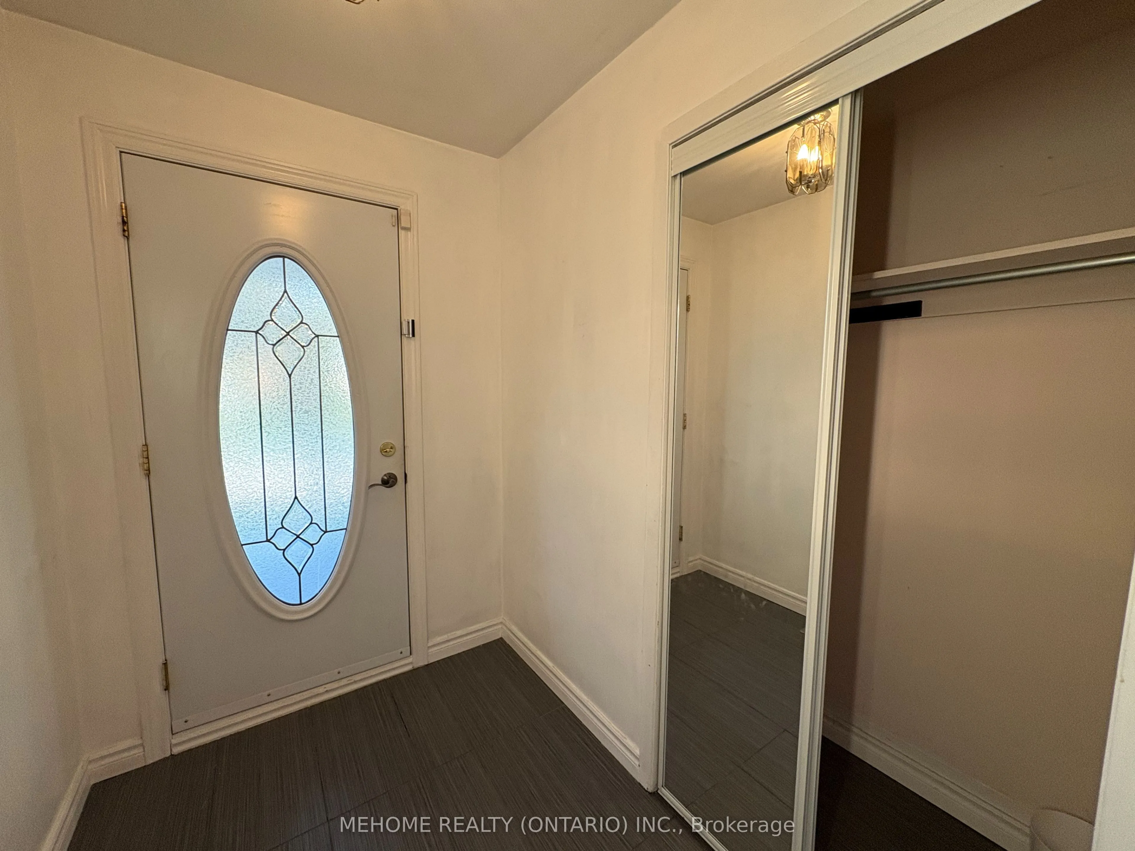 2 Corton Gate, #(Upper)