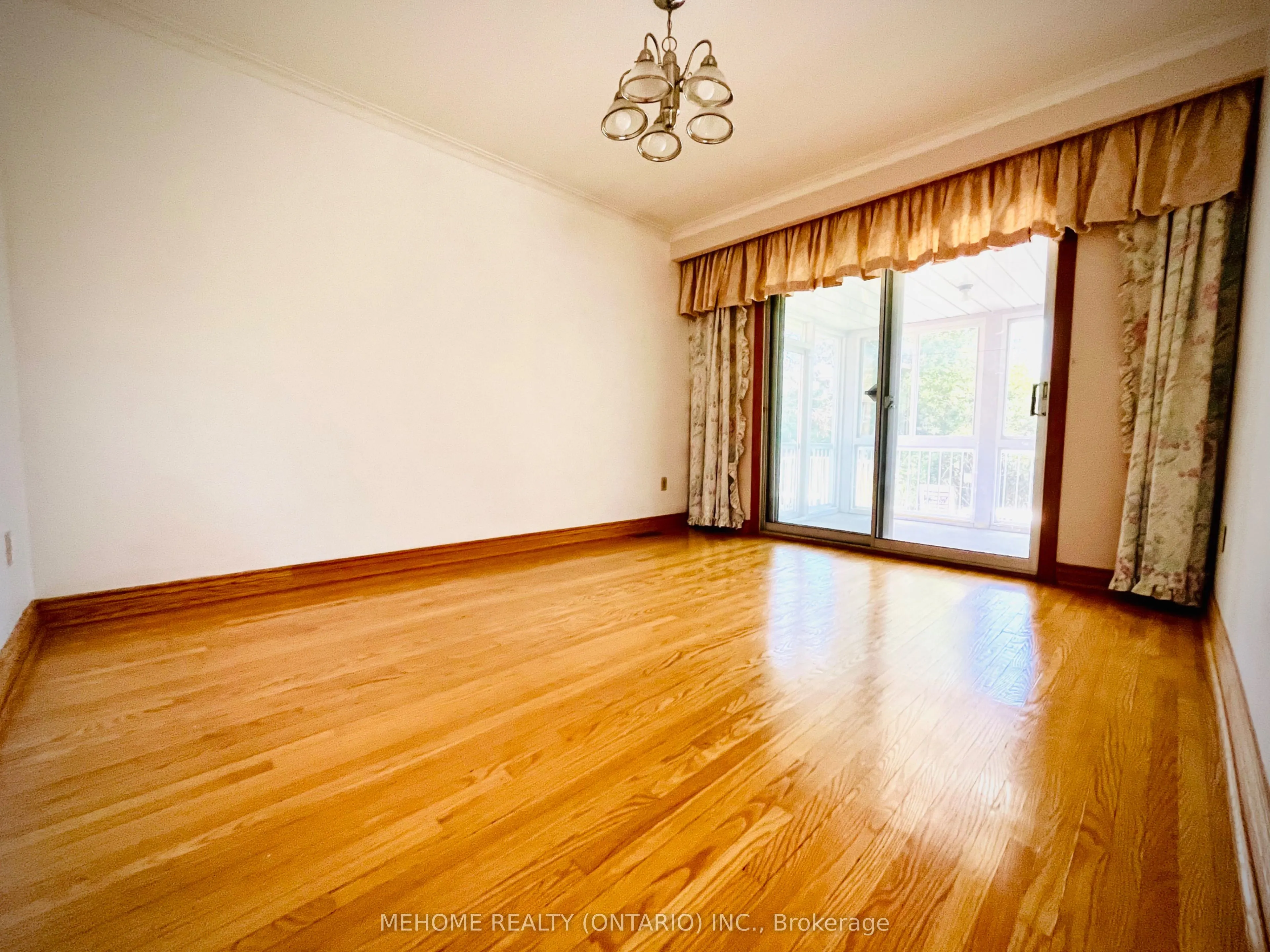 2 Corton Gate, #(Upper)