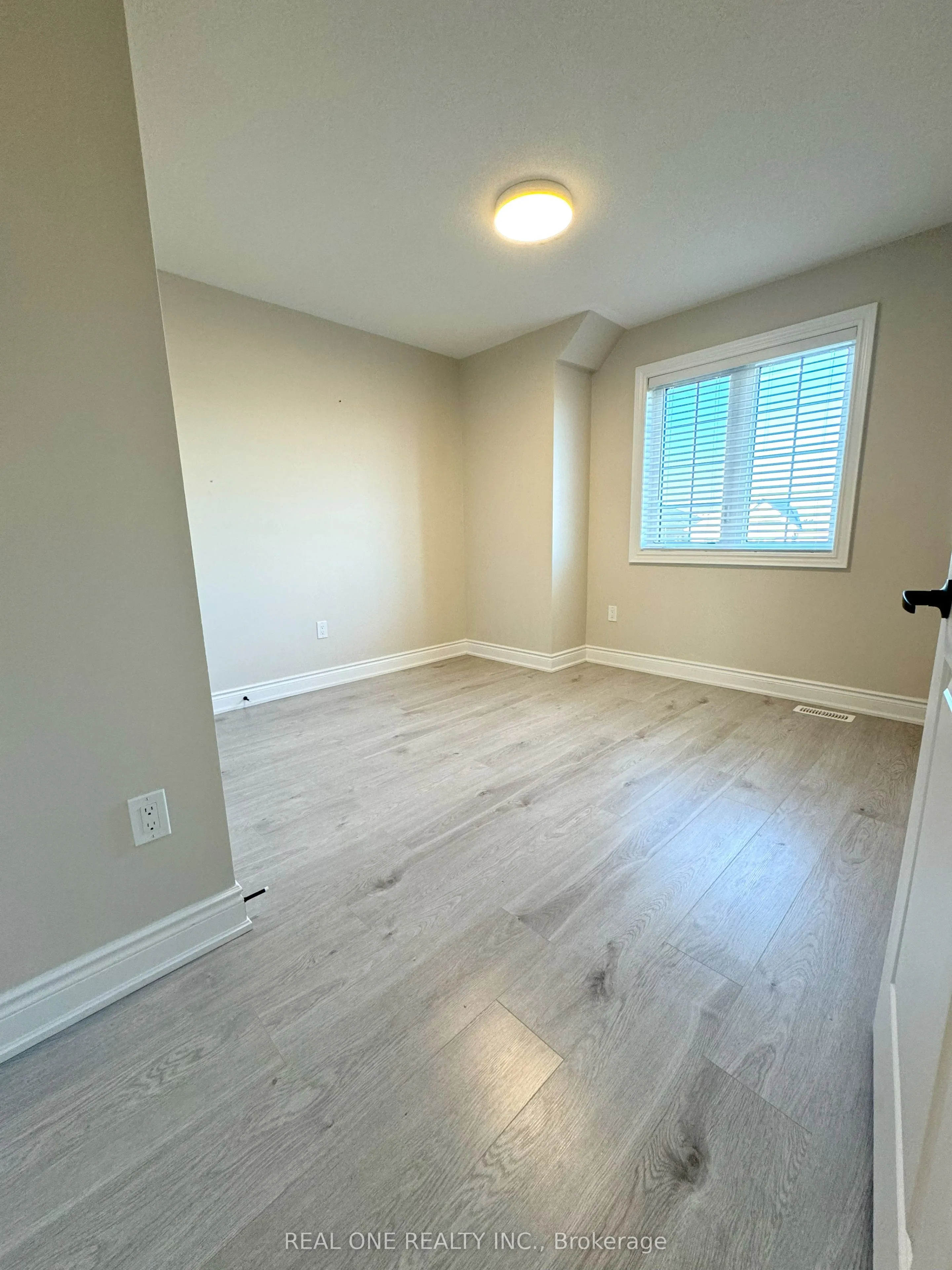 318 Coronation Road