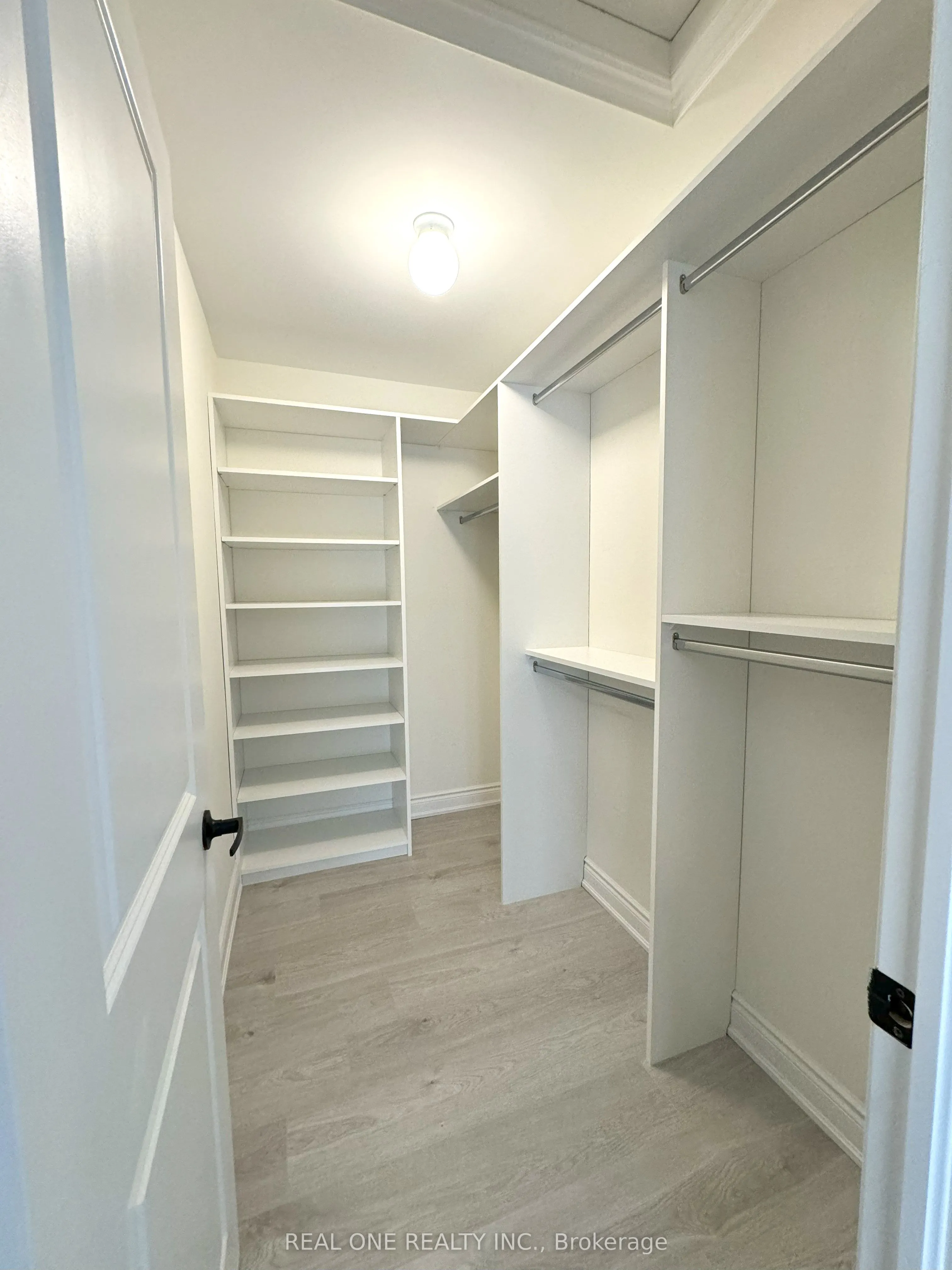 318 Coronation Road