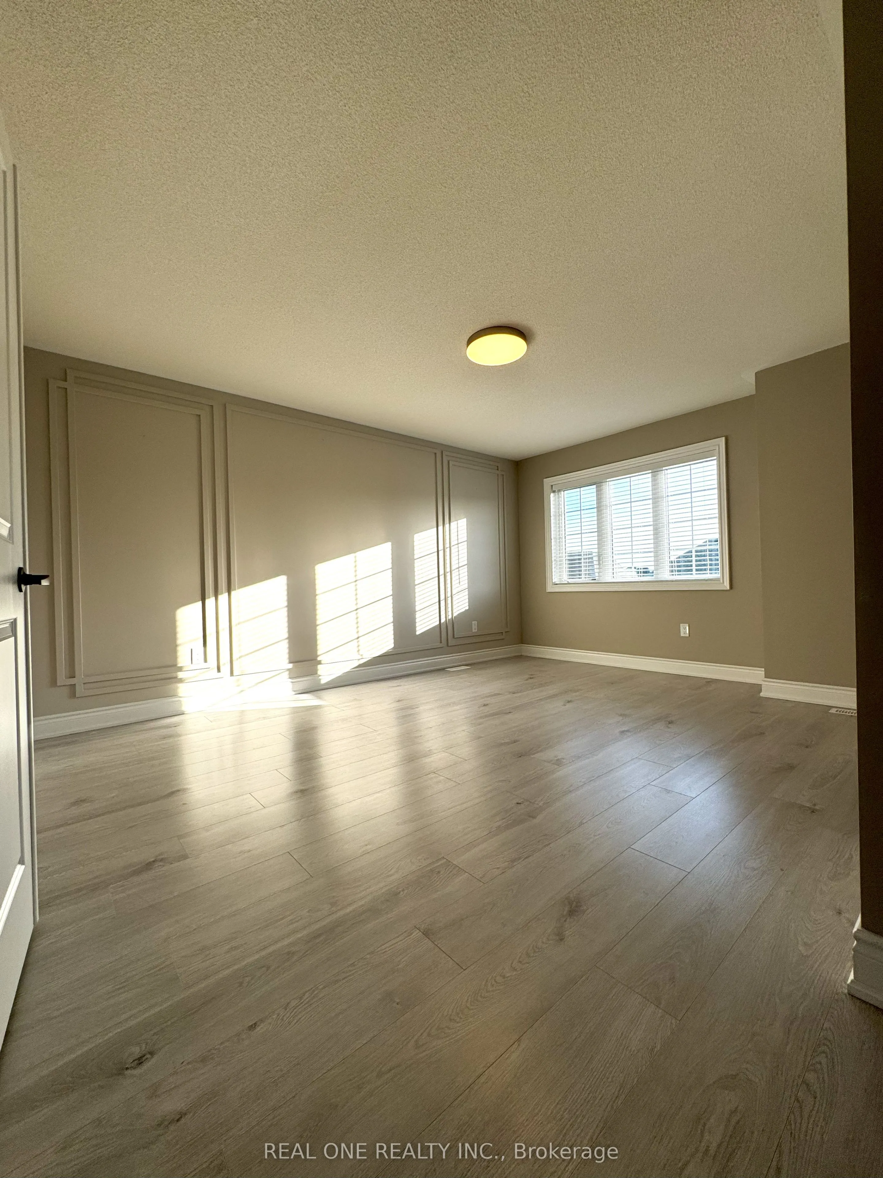 318 Coronation Road