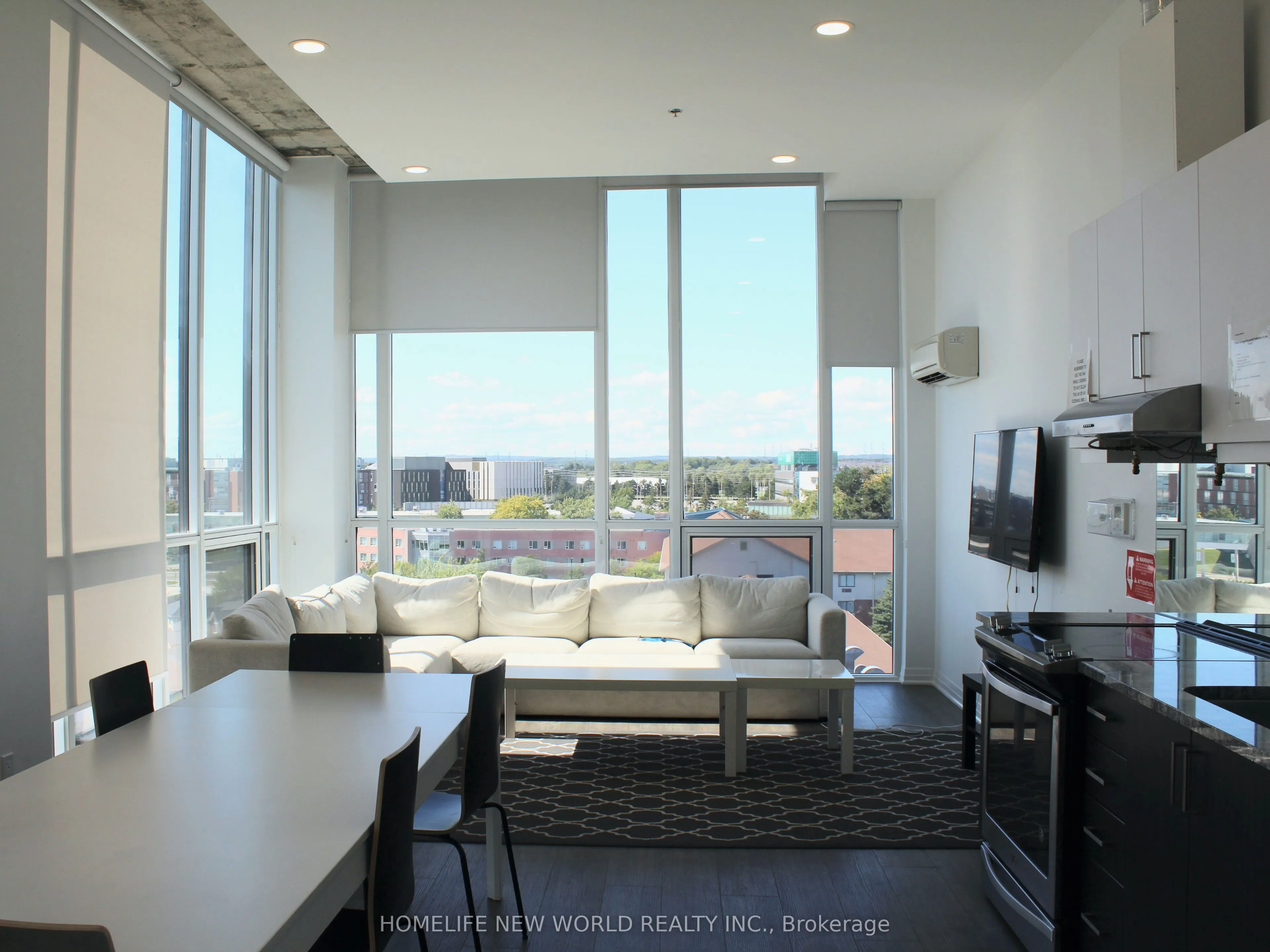1900 Simcoe Street N, #839