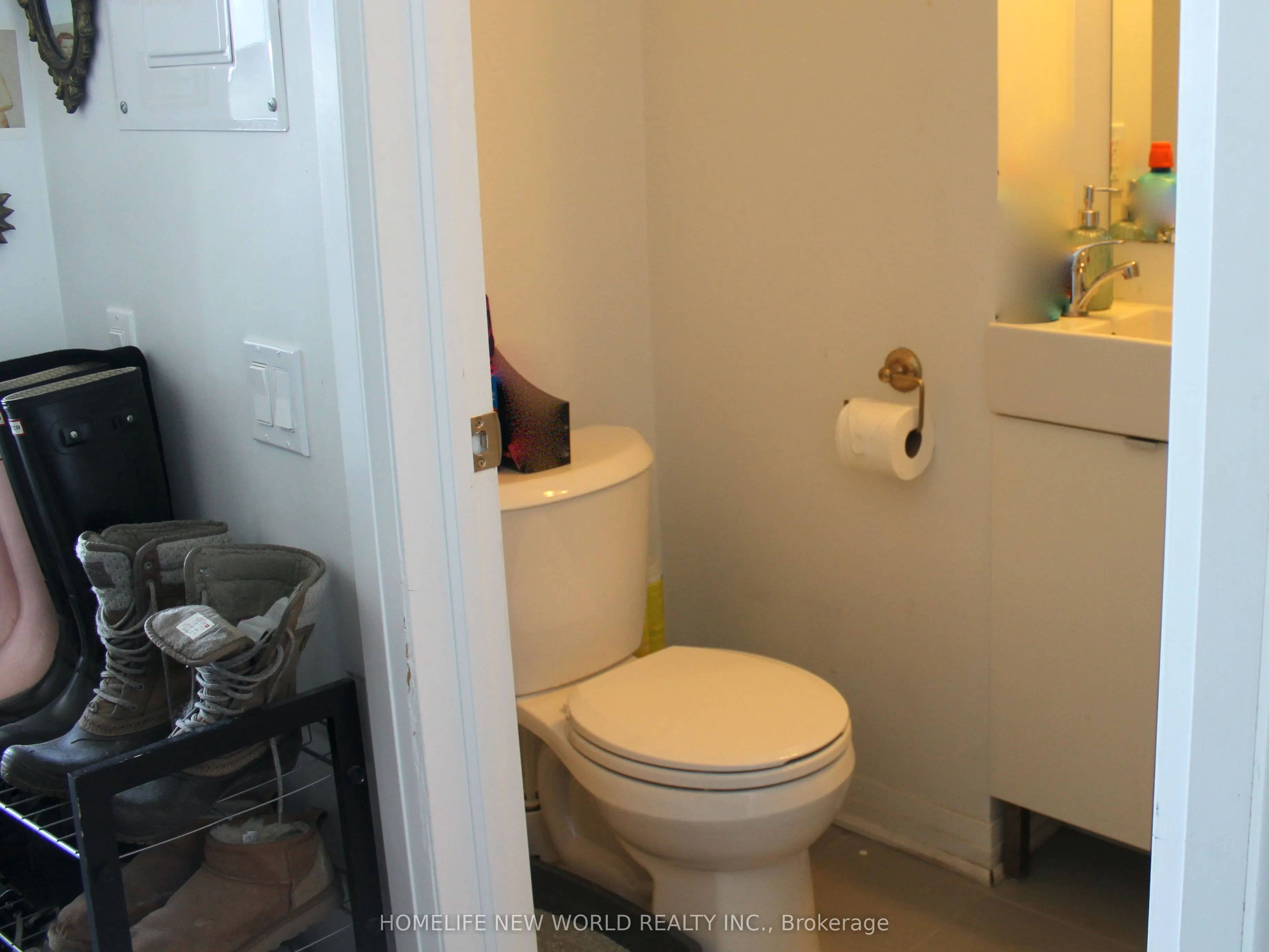 1900 Simcoe Street N, #839