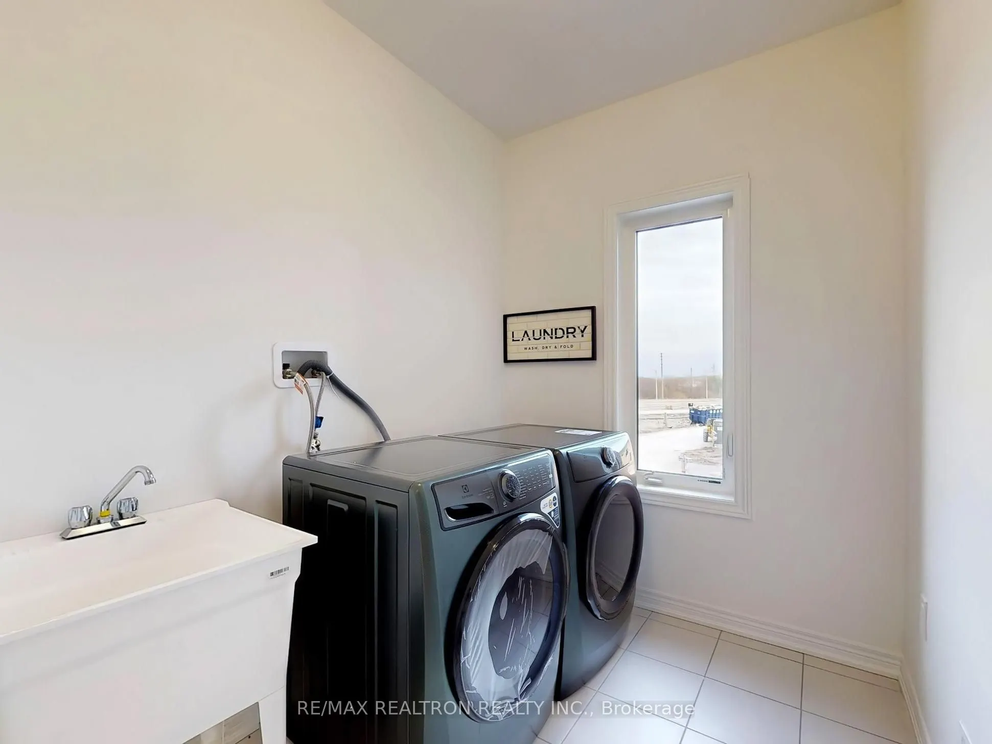 1260 Talisman Manor