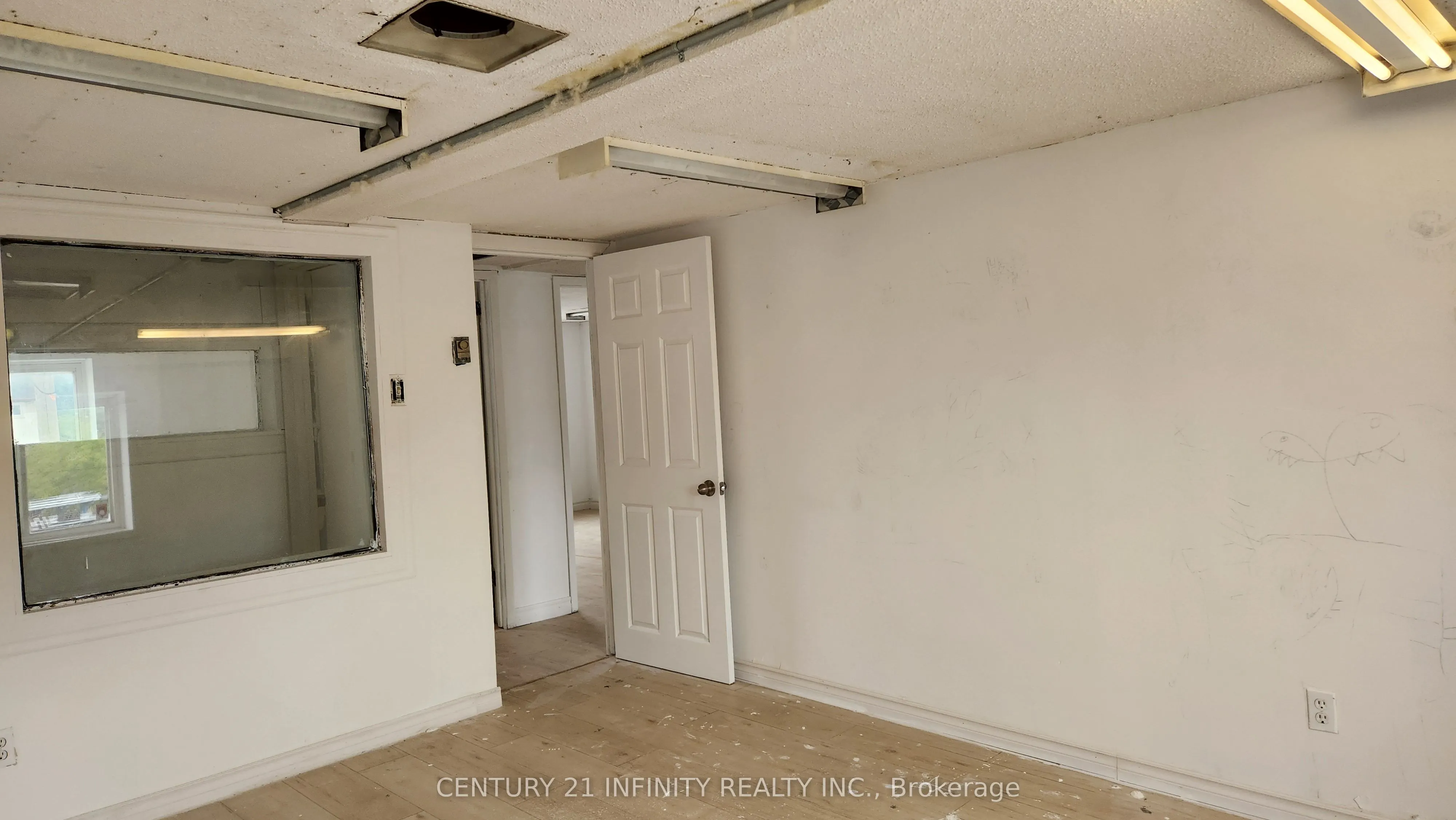 1019 Nelson Street, #8