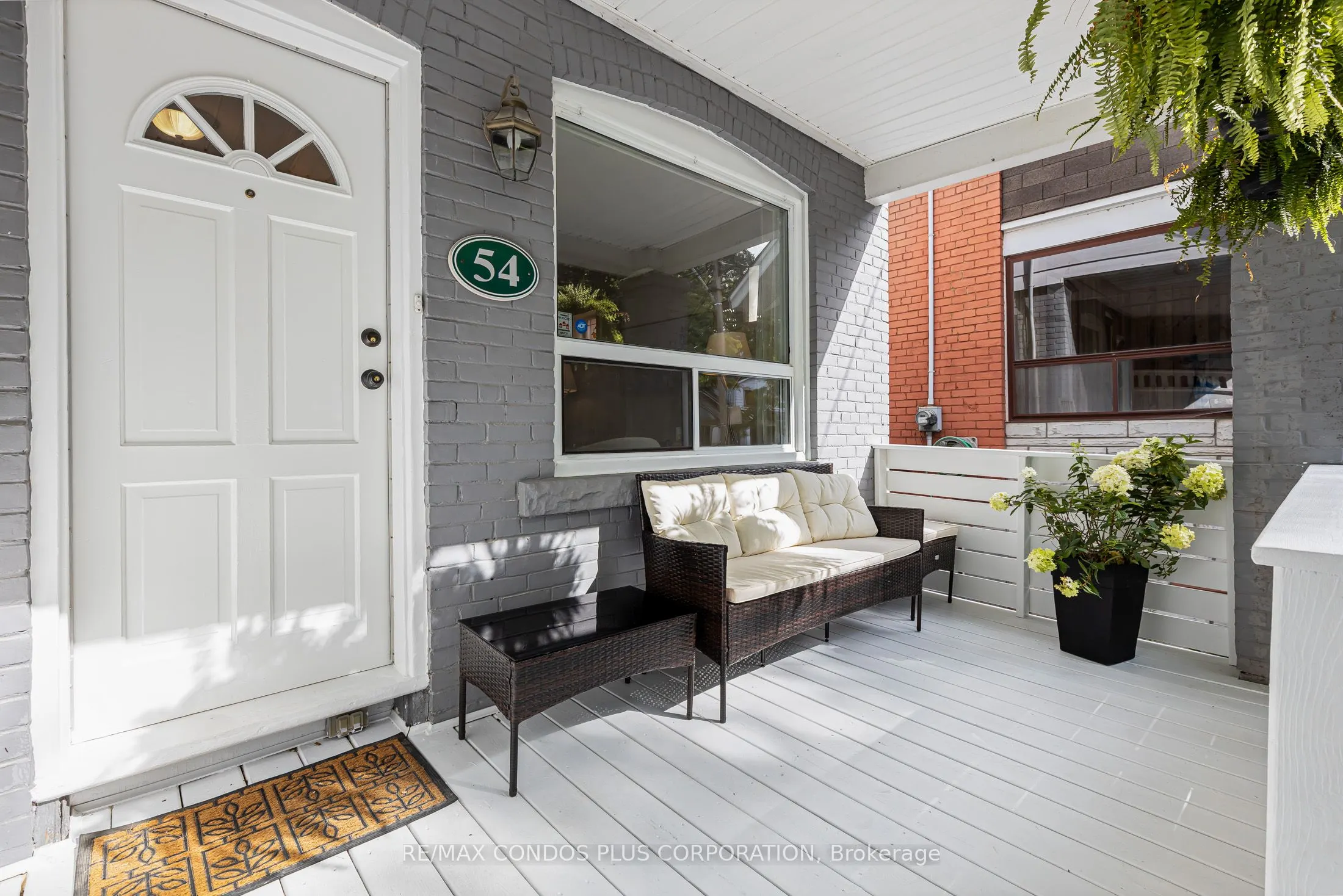 54 Robbins Avenue