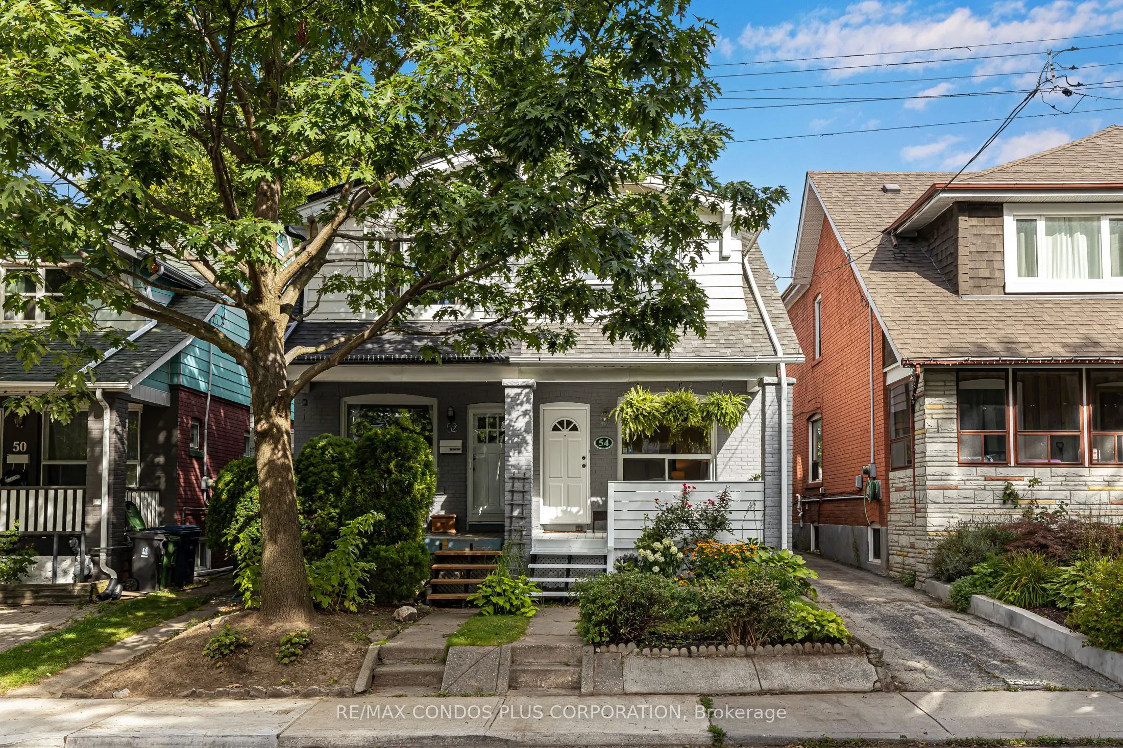 54 Robbins Avenue