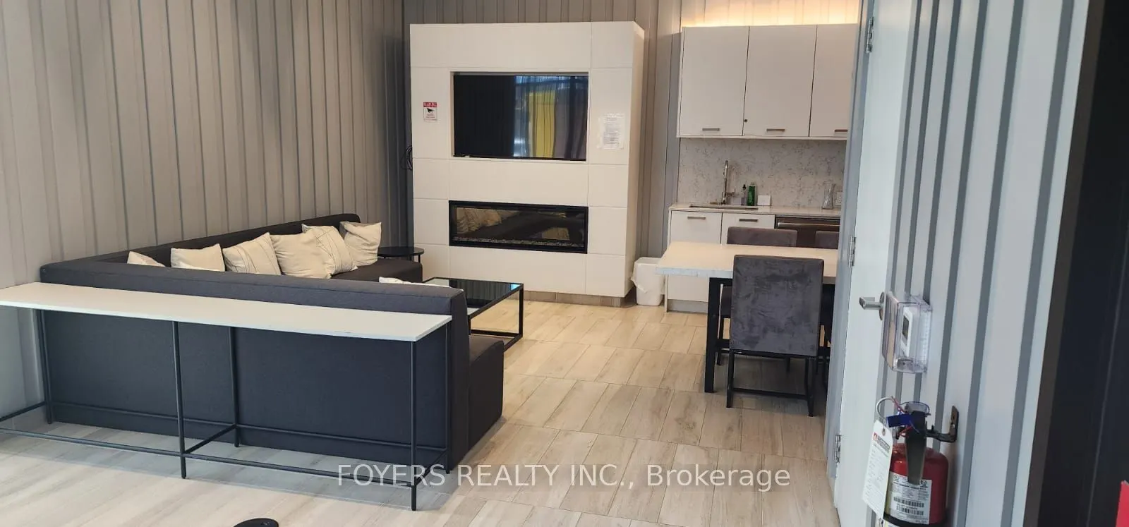 1630 Queen Street E, #314