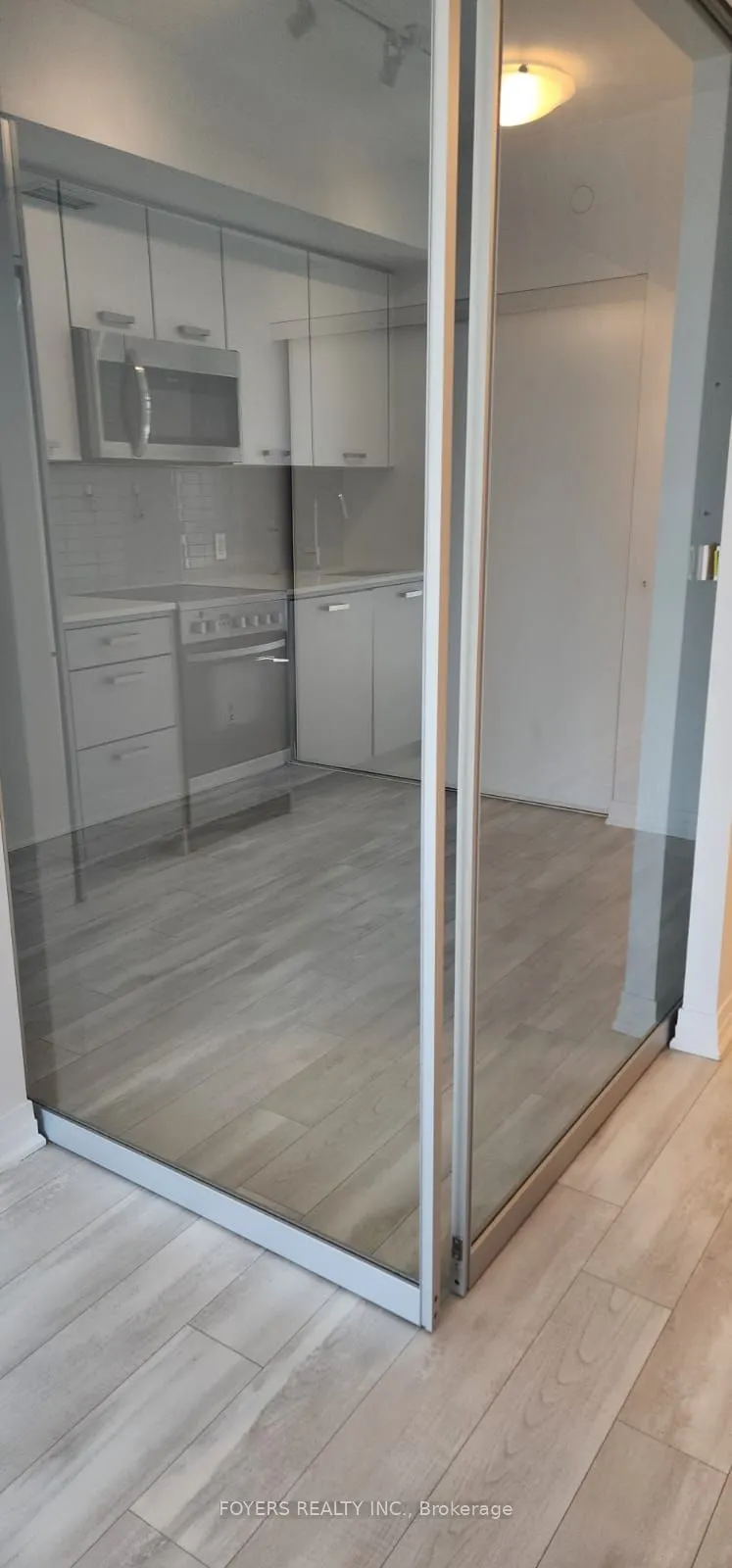 1630 Queen Street E, #314