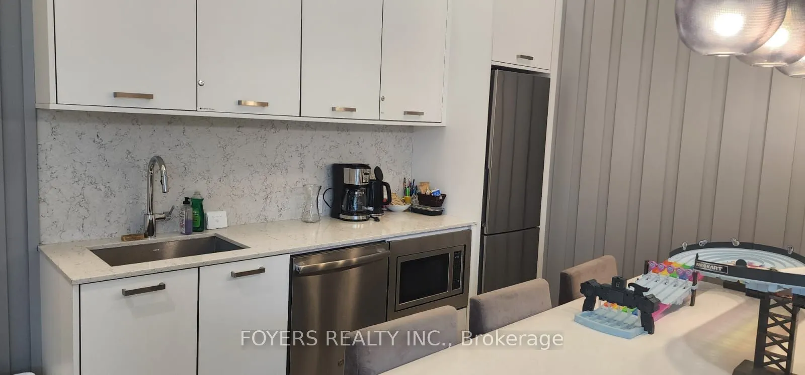 1630 Queen Street E, #314