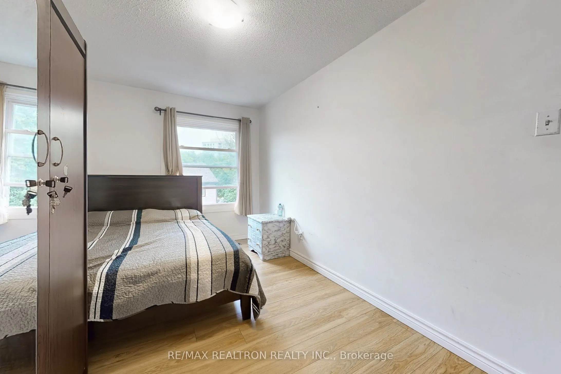 1121 Sandhurst Circle, #20