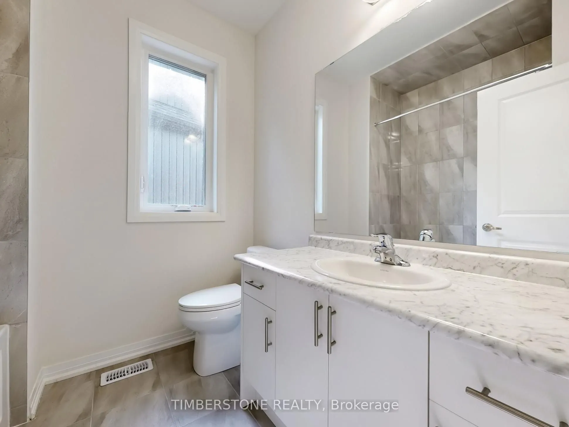 1119 Zircon Manor