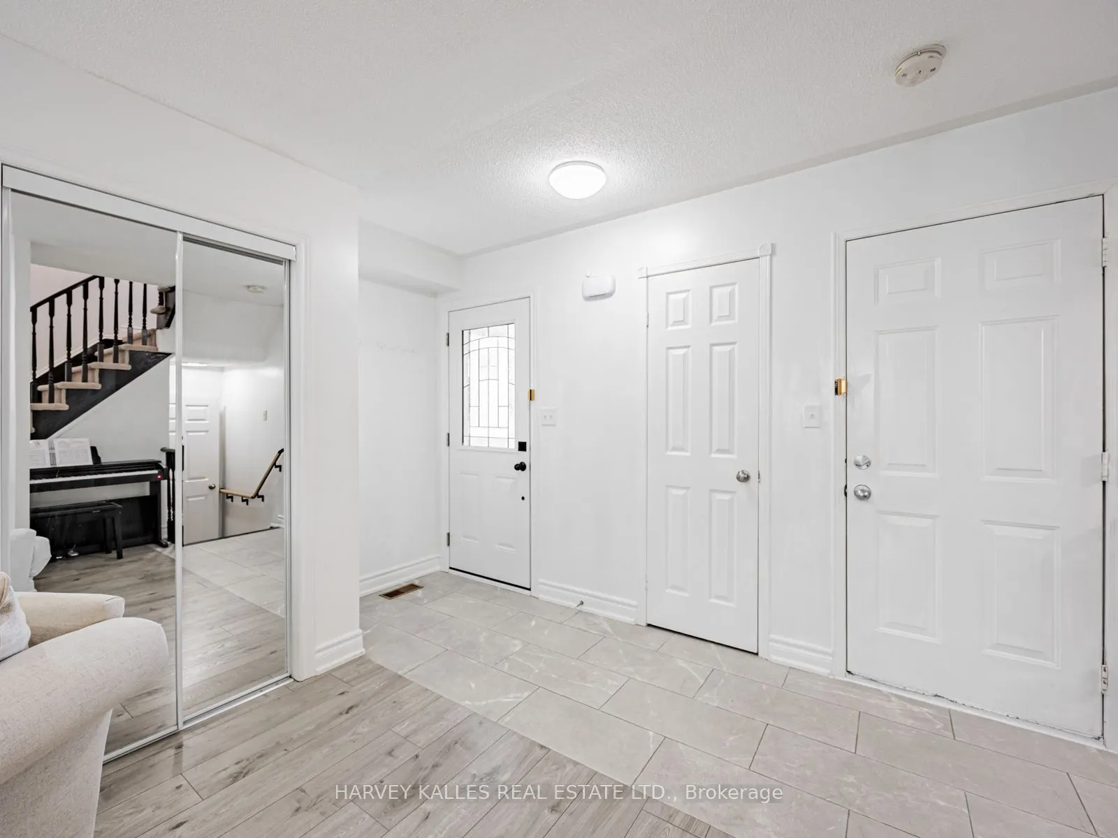 10 Hibbard Dr. Street