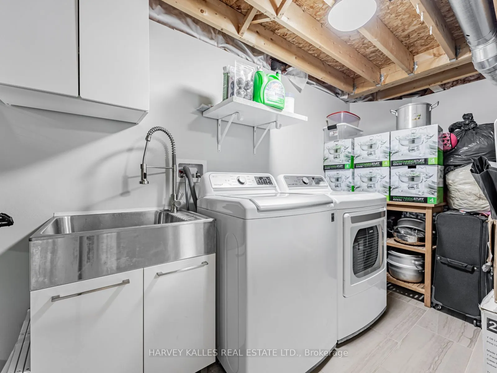 10 Hibbard Dr. Street