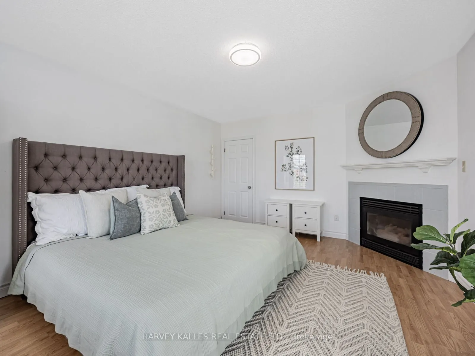 10 Hibbard Dr. Street
