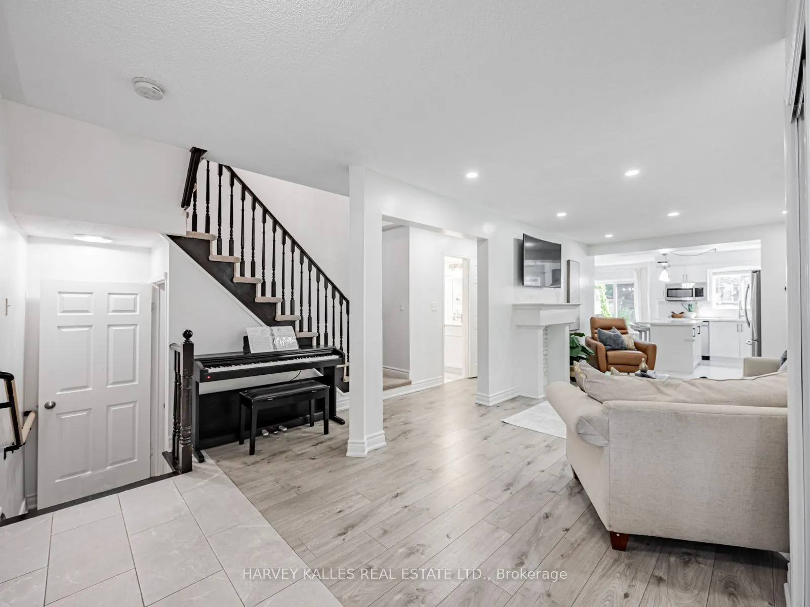 10 Hibbard Dr. Street