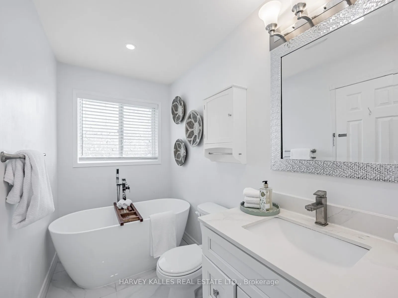 10 Hibbard Dr. Street