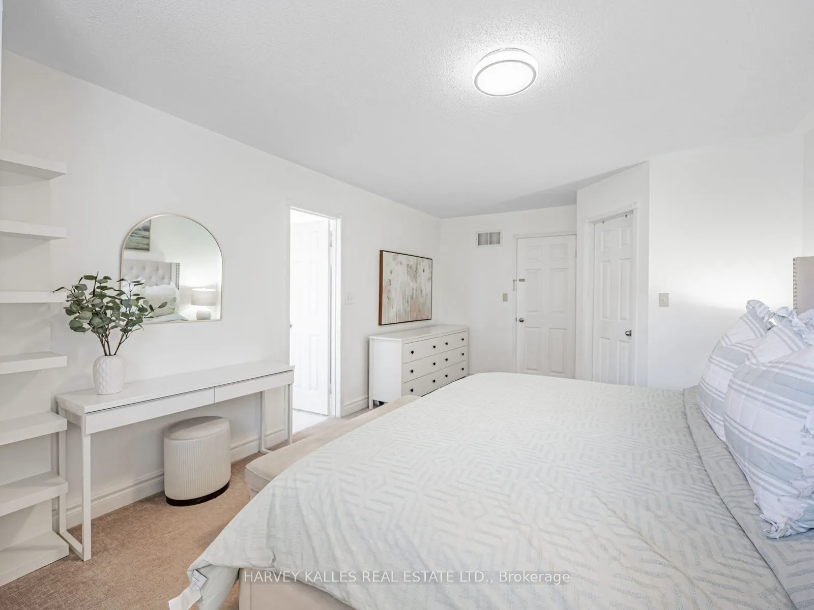 10 Hibbard Dr. Street