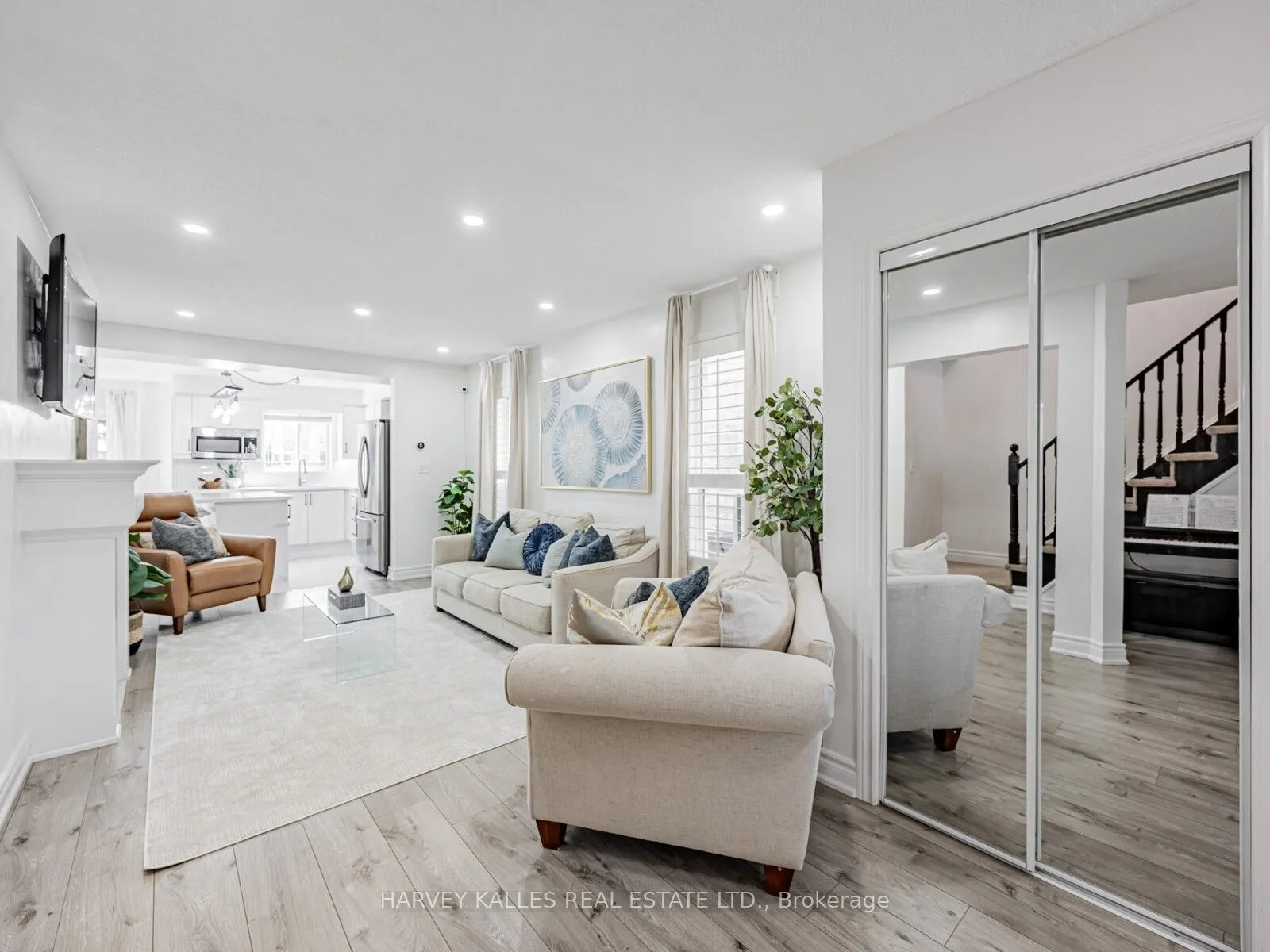 10 Hibbard Dr. Street