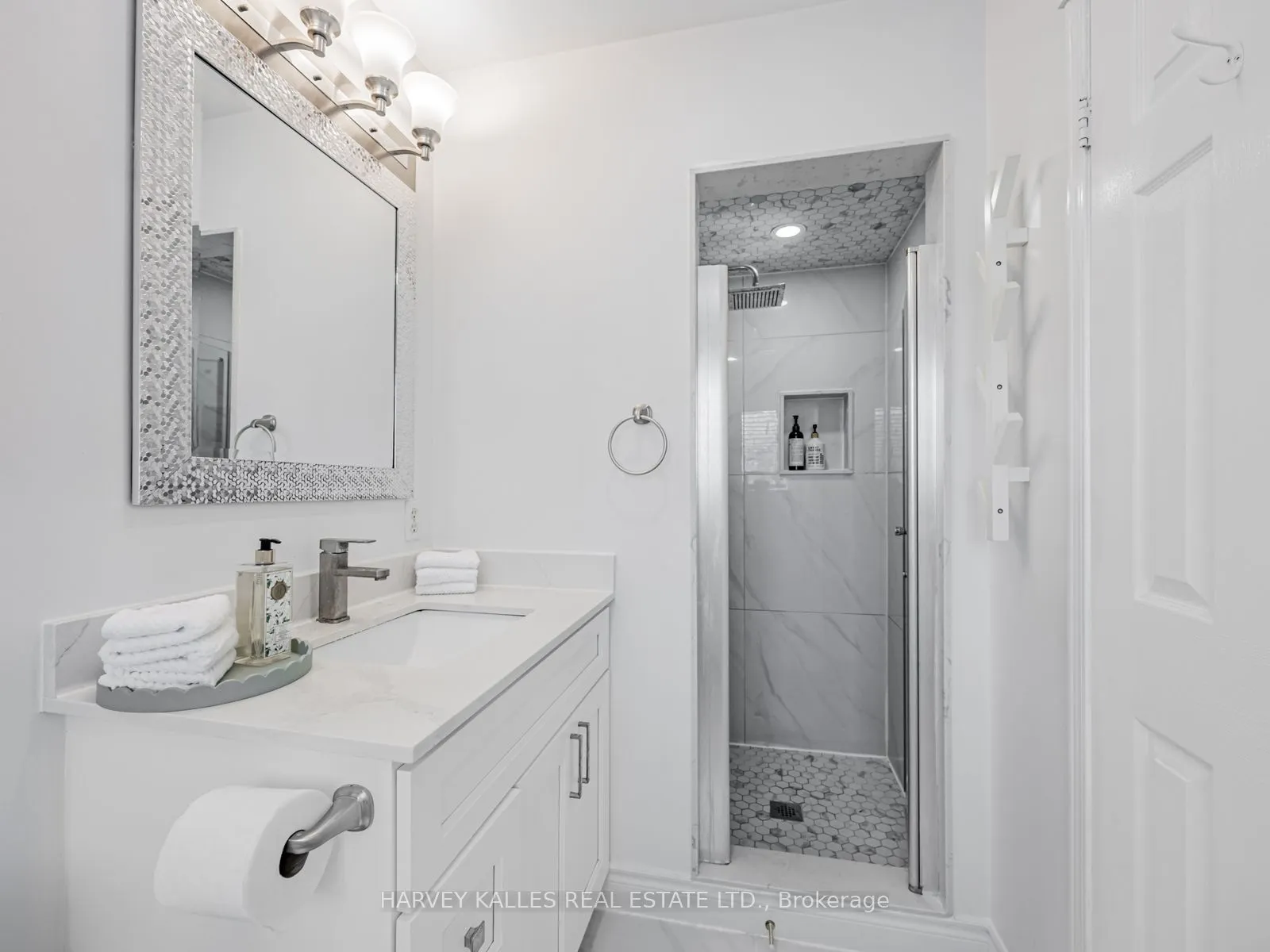 10 Hibbard Dr. Street