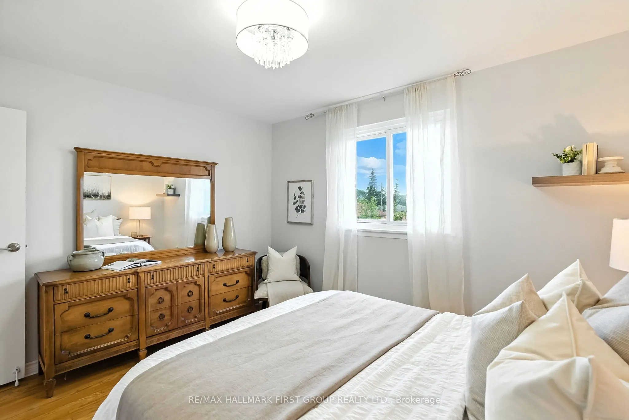 865 Marinet Crescent