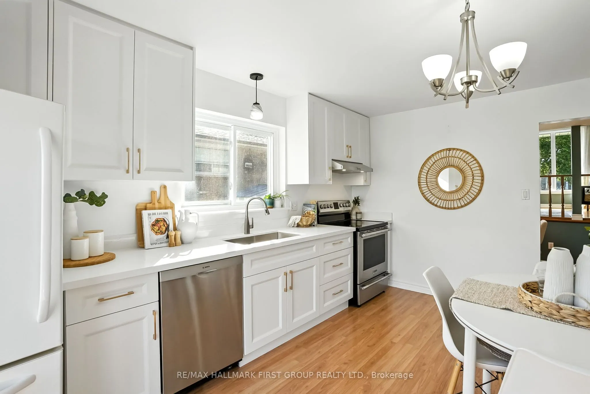 865 Marinet Crescent