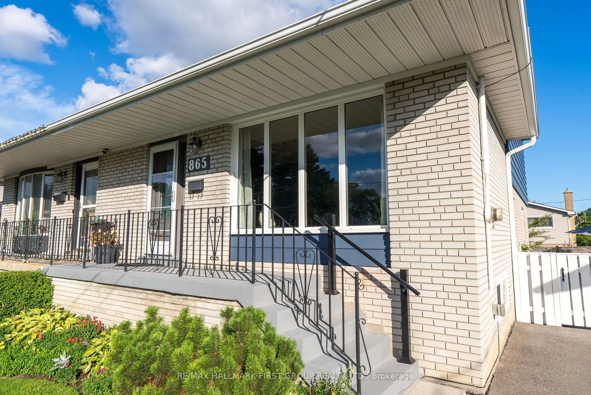 865 Marinet Crescent